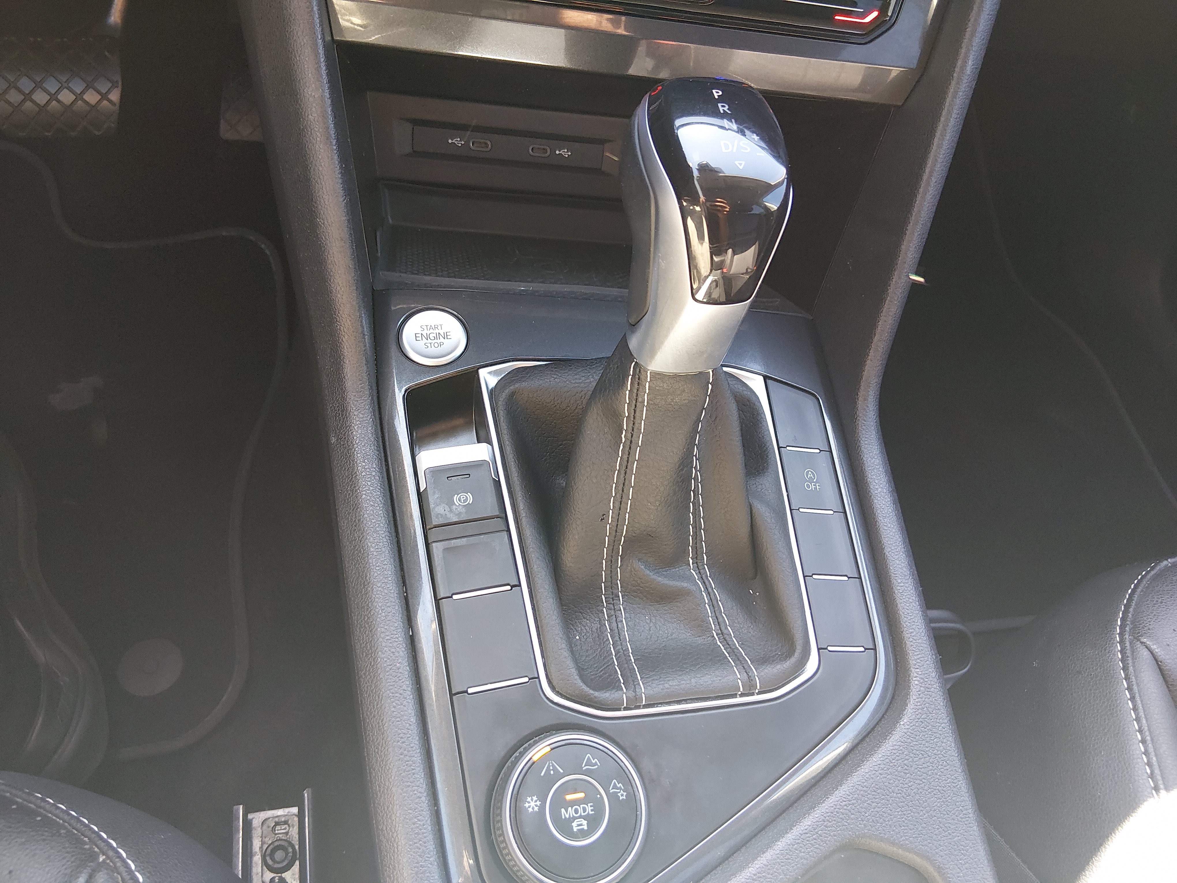 2023 Volkswagen Tiguan SE - Photo 13