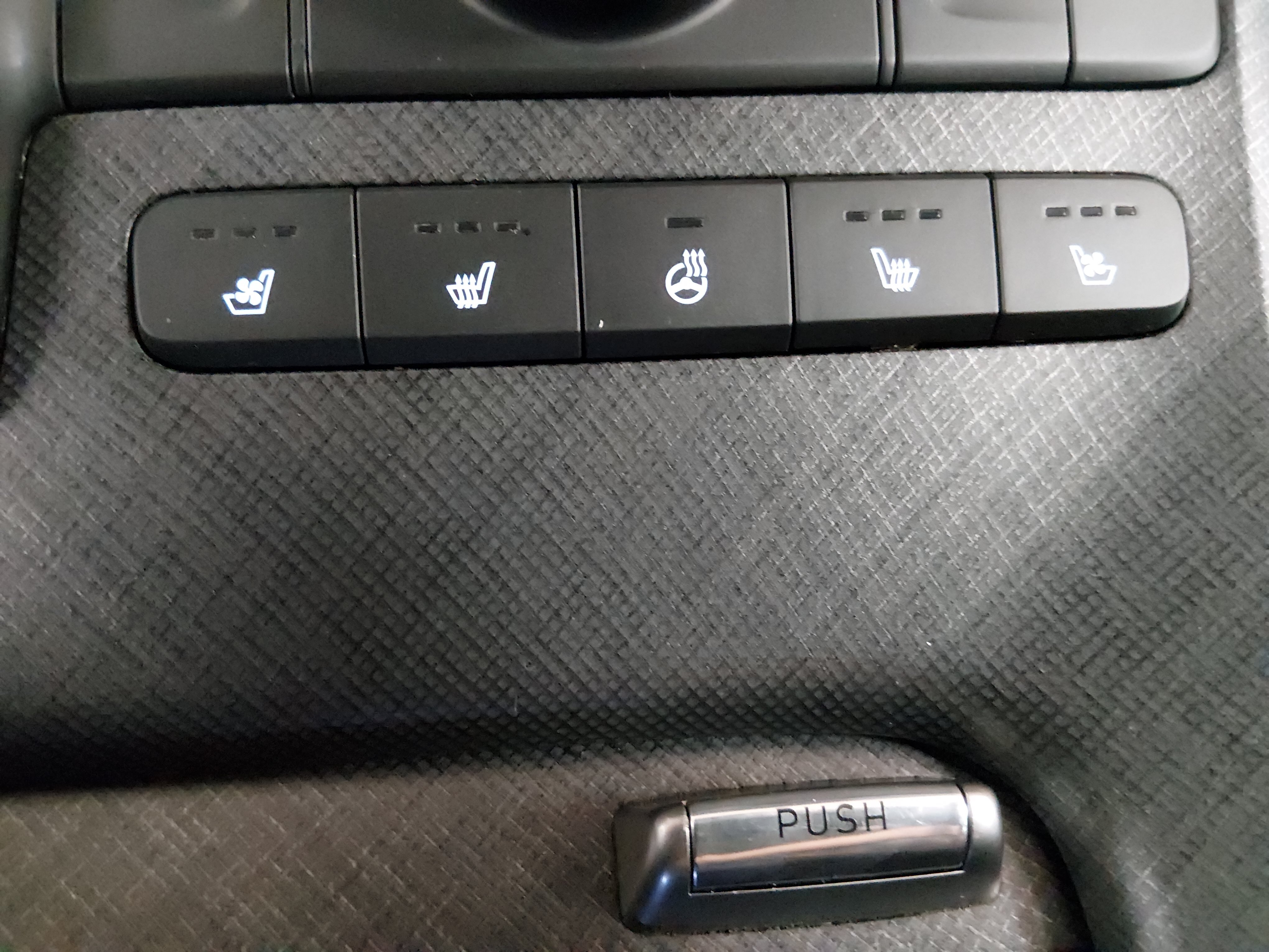 2024 Hyundai Palisade Limited - Photo 19