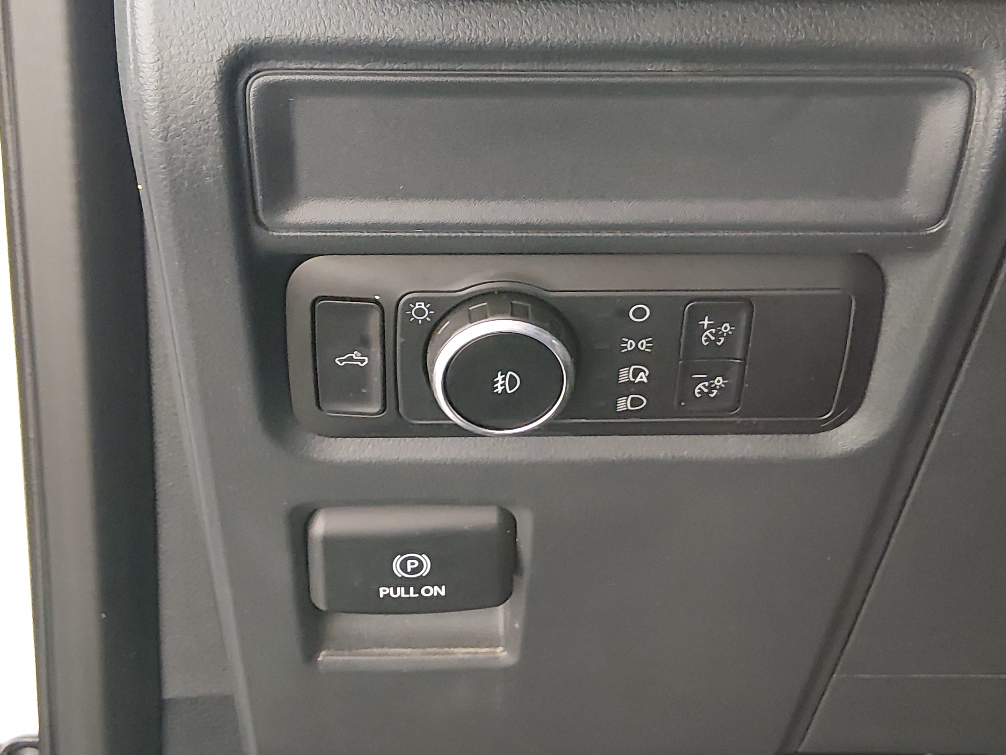 2024 Ford F-150 XLT - Photo 13