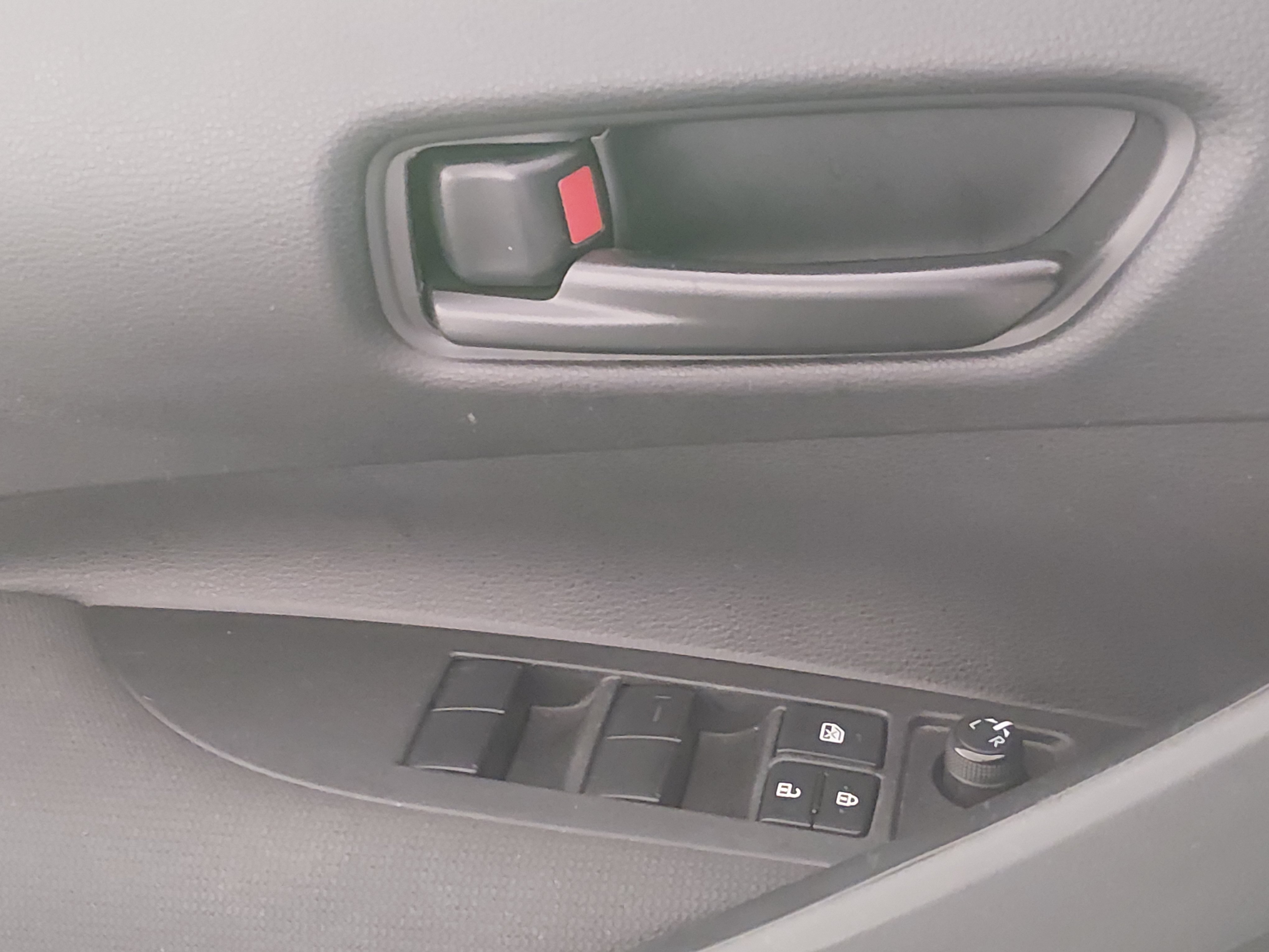 2023 Toyota Corolla LE - Photo 17