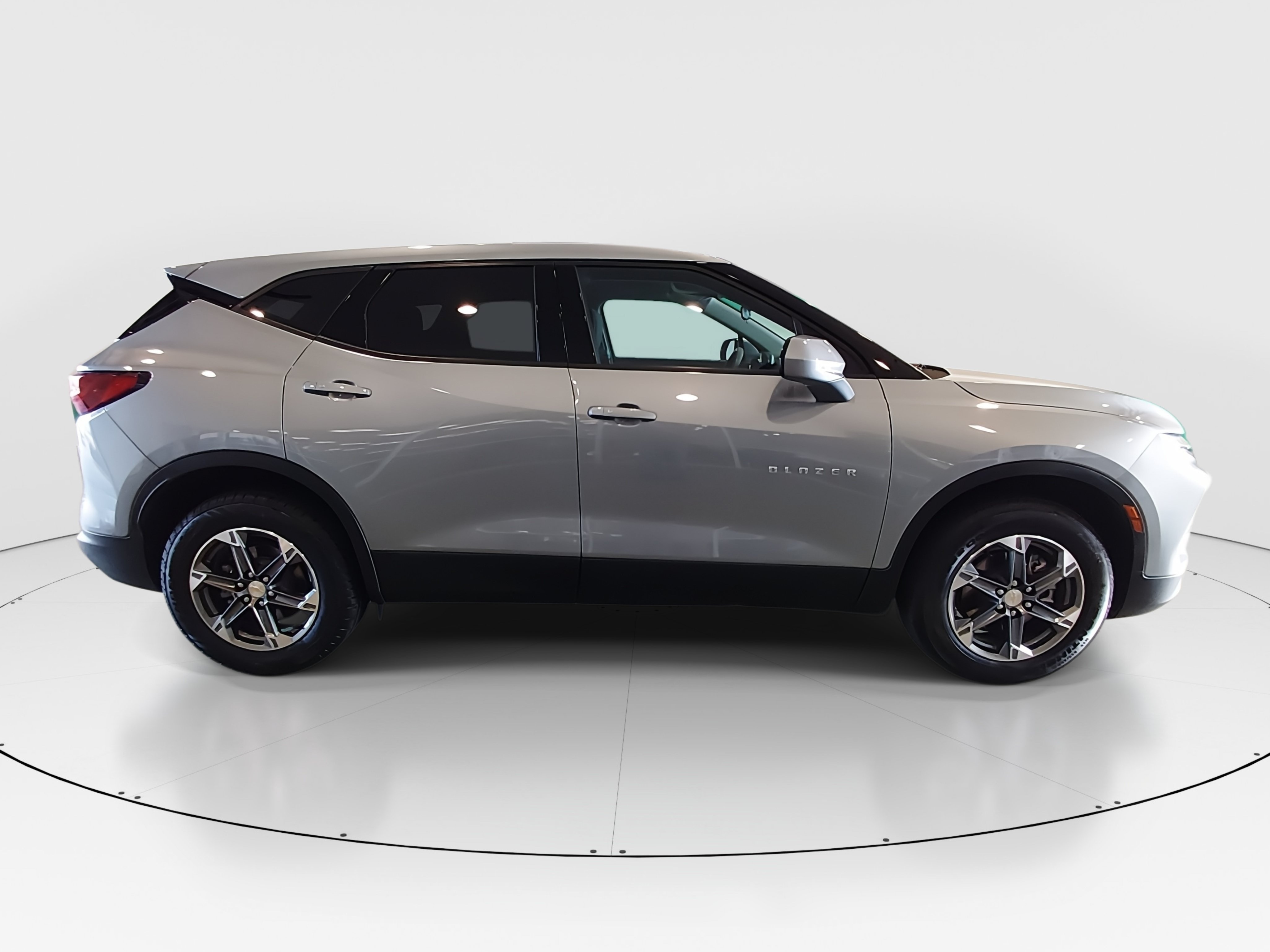2025 Chevrolet Blazer 2LT - Photo 8
