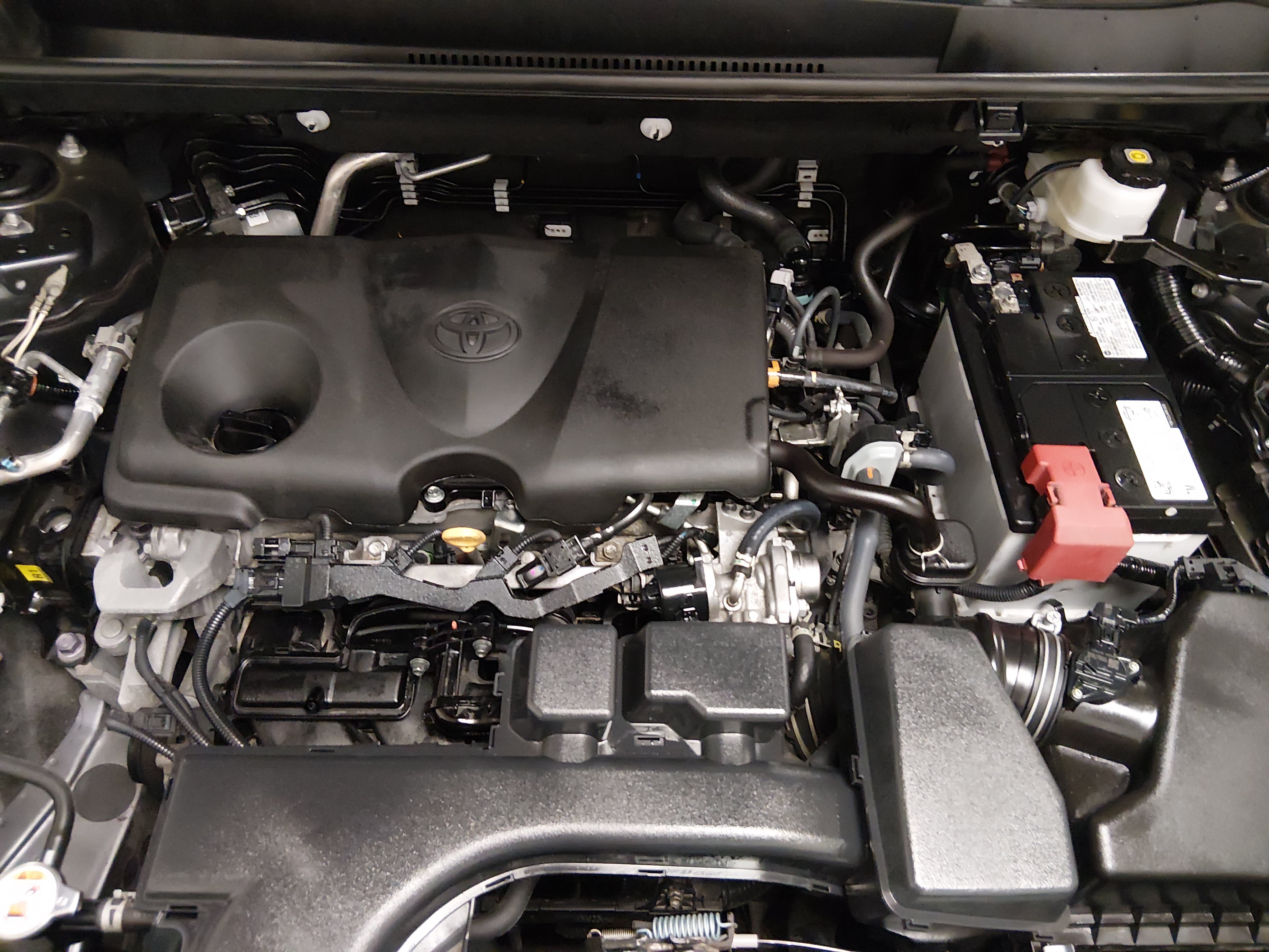 2024 Toyota RAV4 XLE - Photo 9