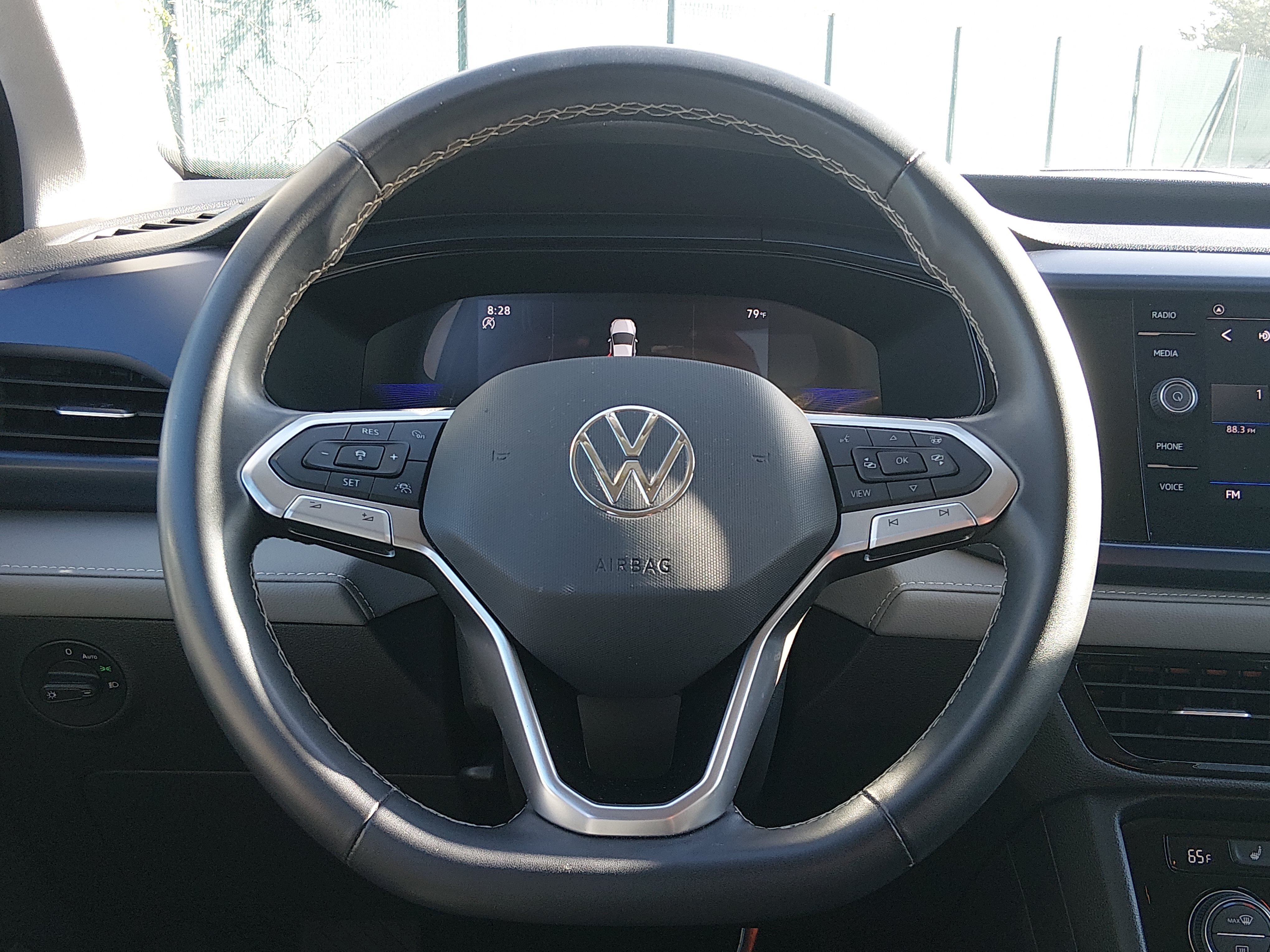 2024 Volkswagen Taos SE - Photo 12