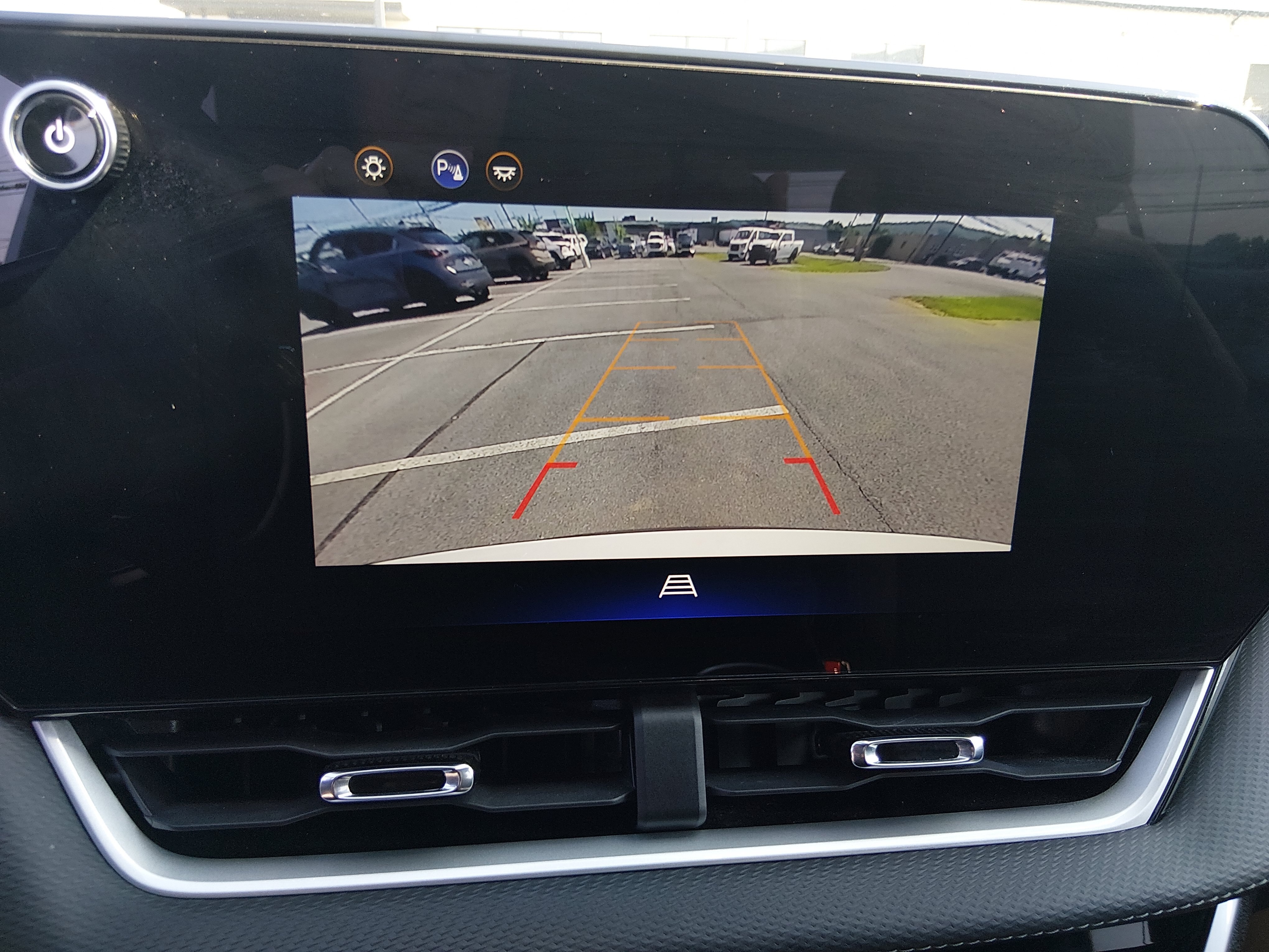 2025 Chevrolet Equinox LT - Photo 17