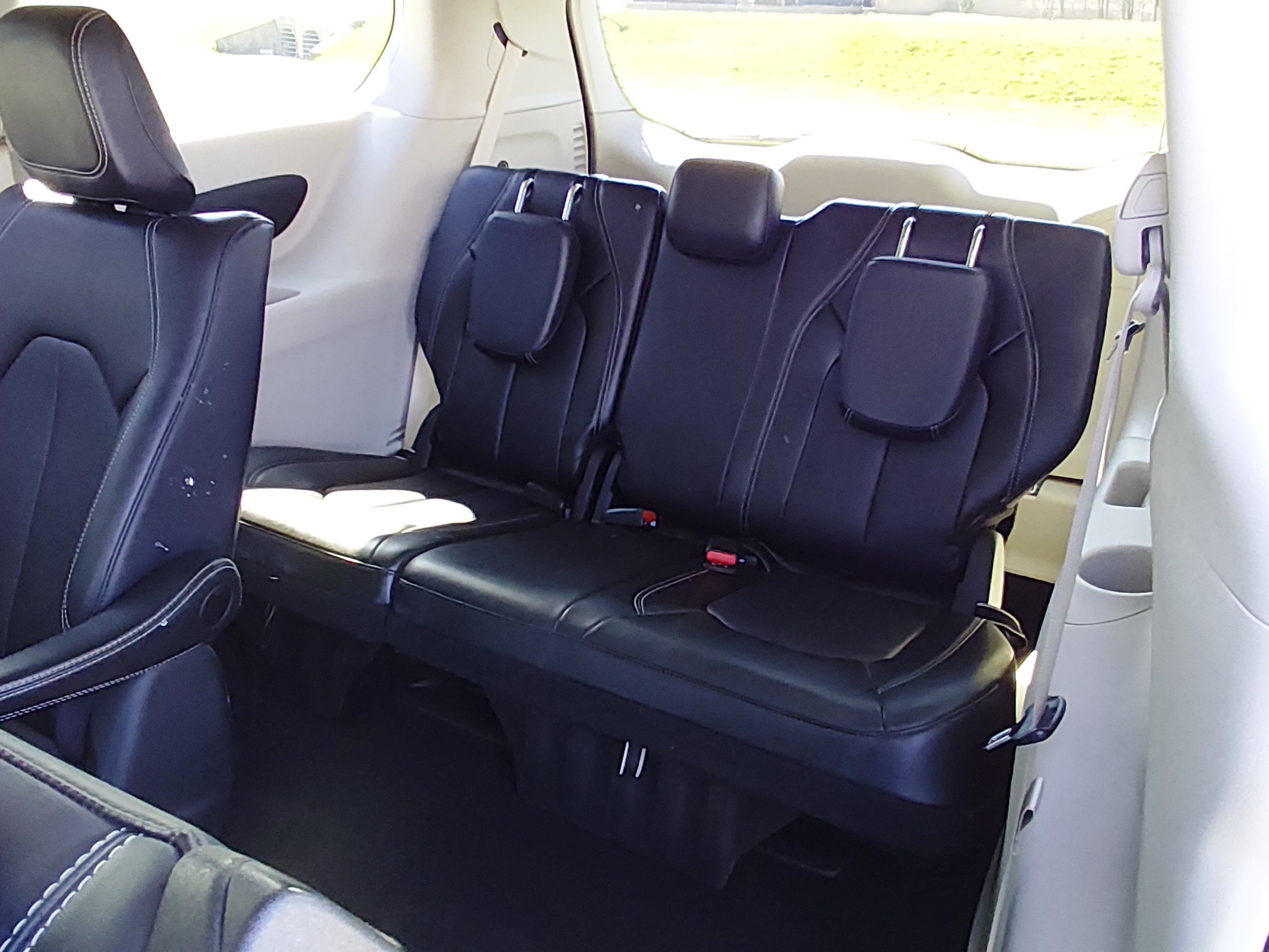2024 Chrysler Pacifica PHEV Select - Photo 18
