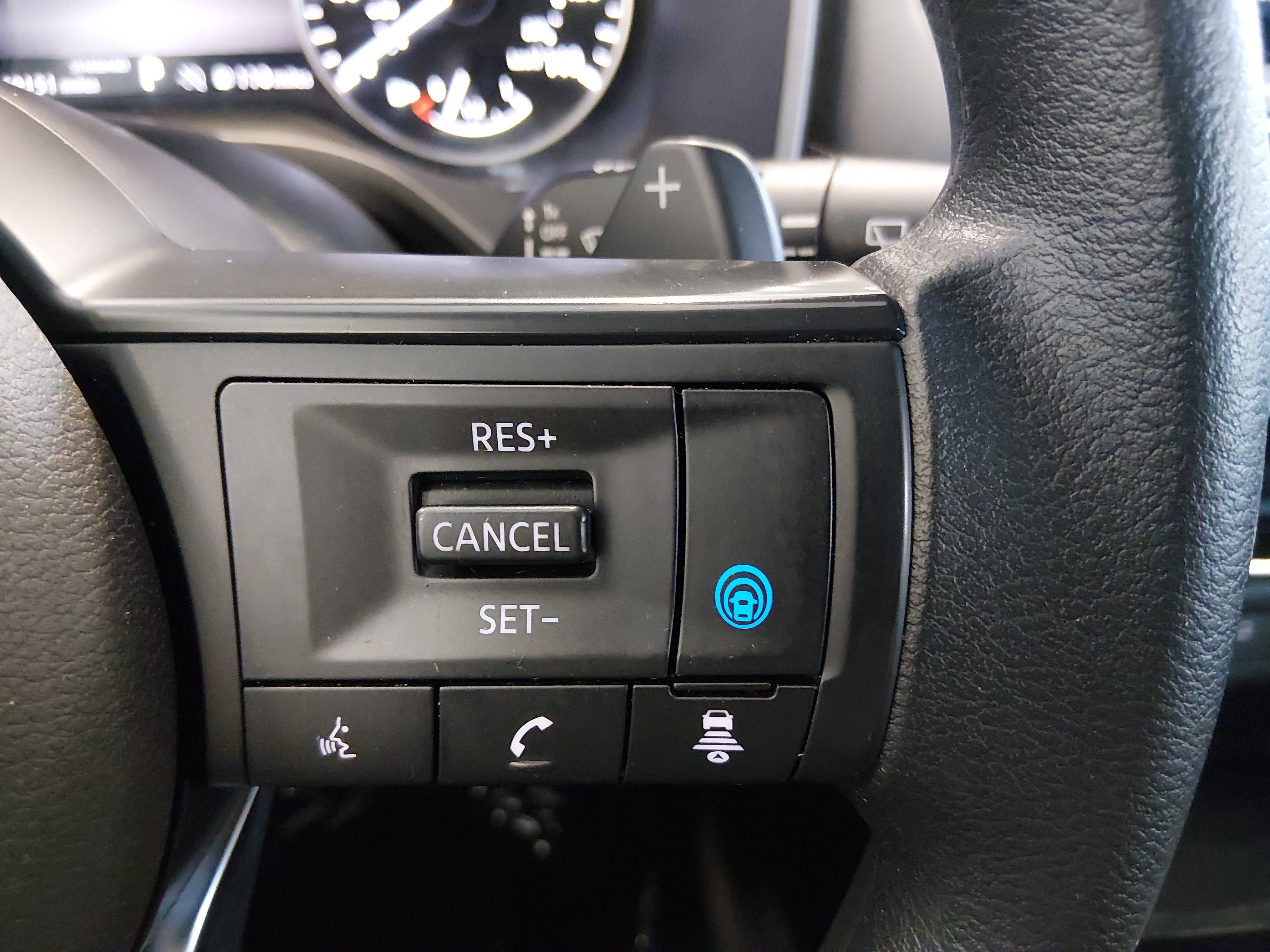 2024 Nissan Rogue SV - Photo 24