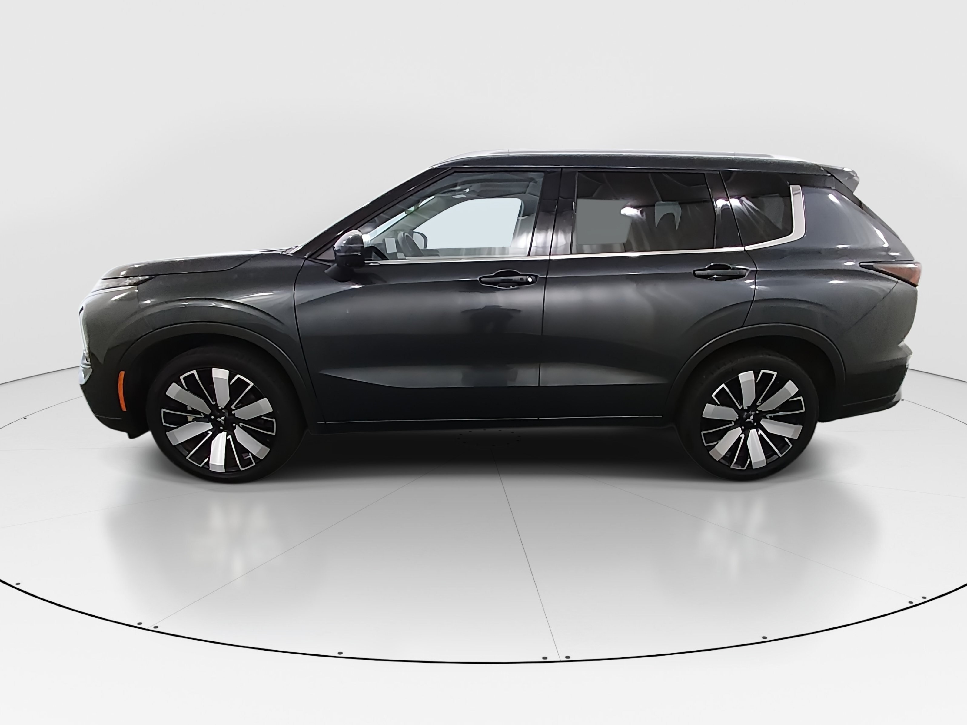2025 Mitsubishi Outlander SEL - Photo 4