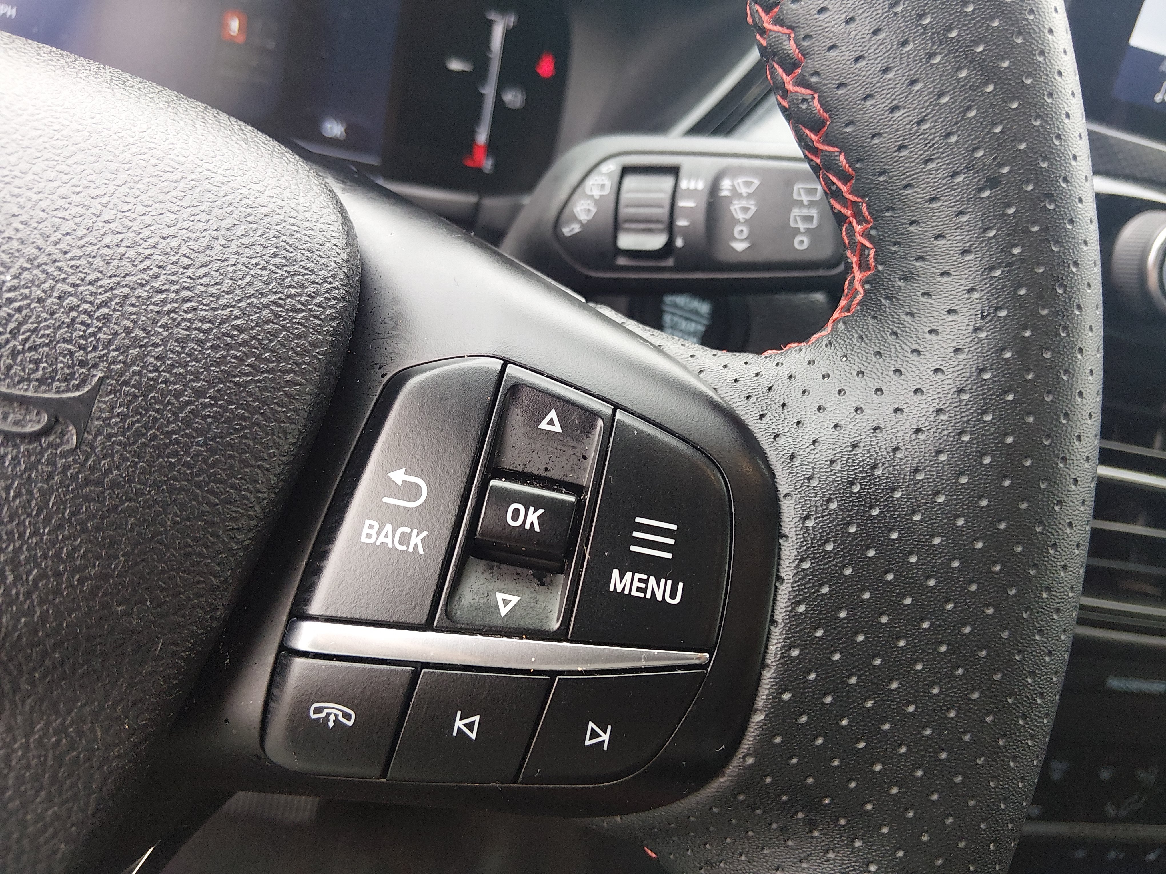 2025 Ford Escape ST-Line Select - Photo 13