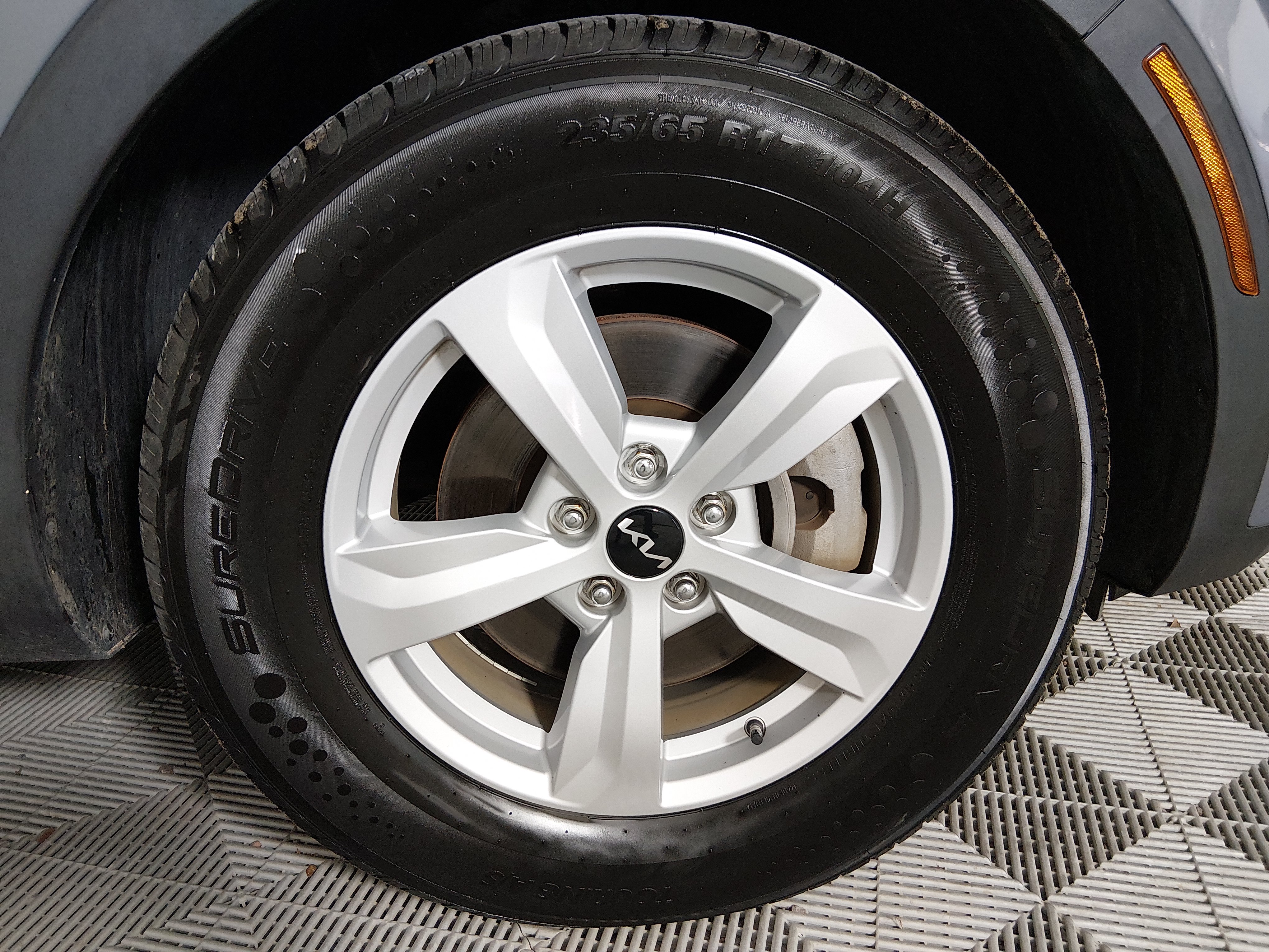 2023 Kia Sorento — photo 10 view