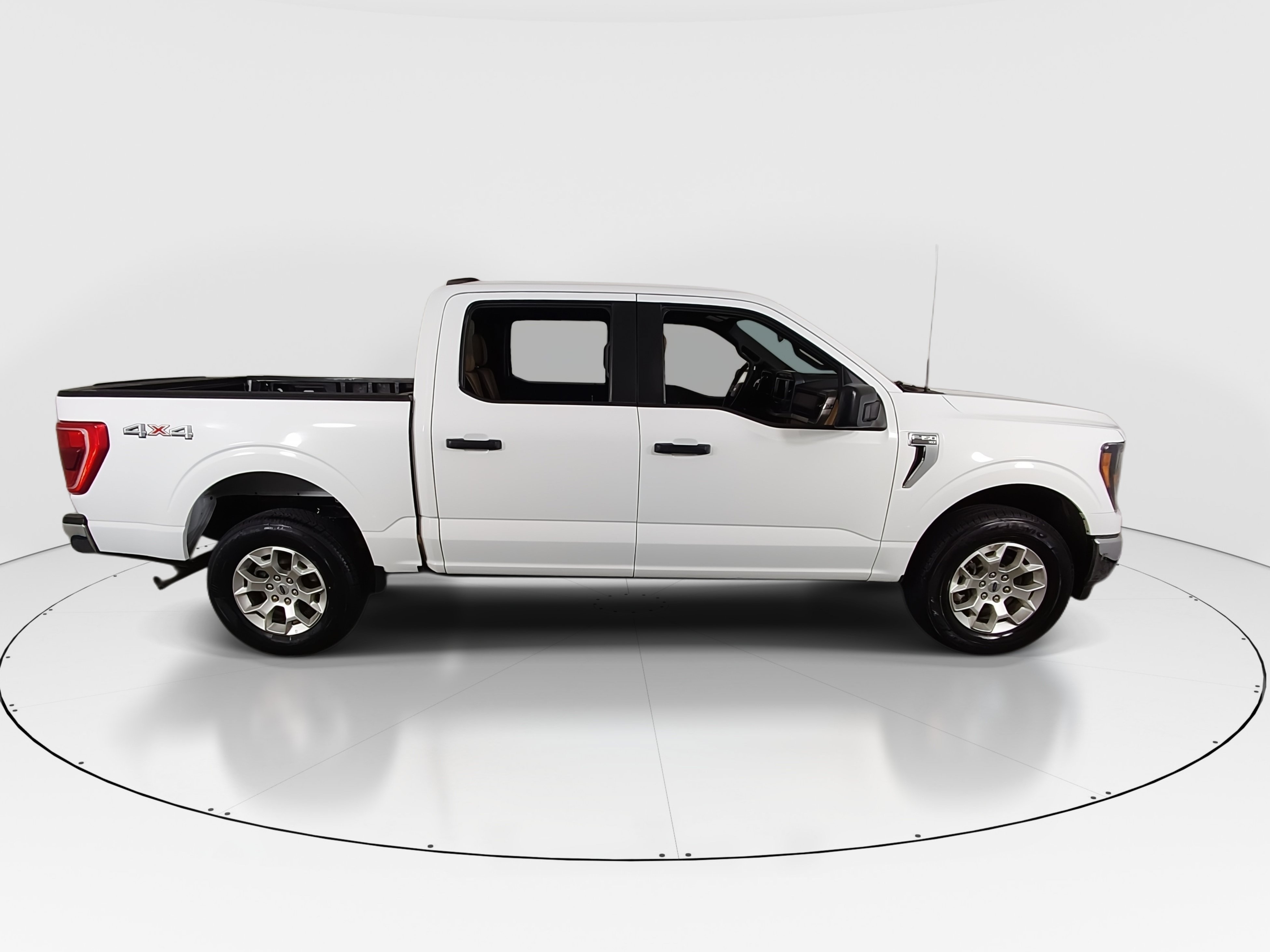2023 Ford F-150 XLT - Photo 8