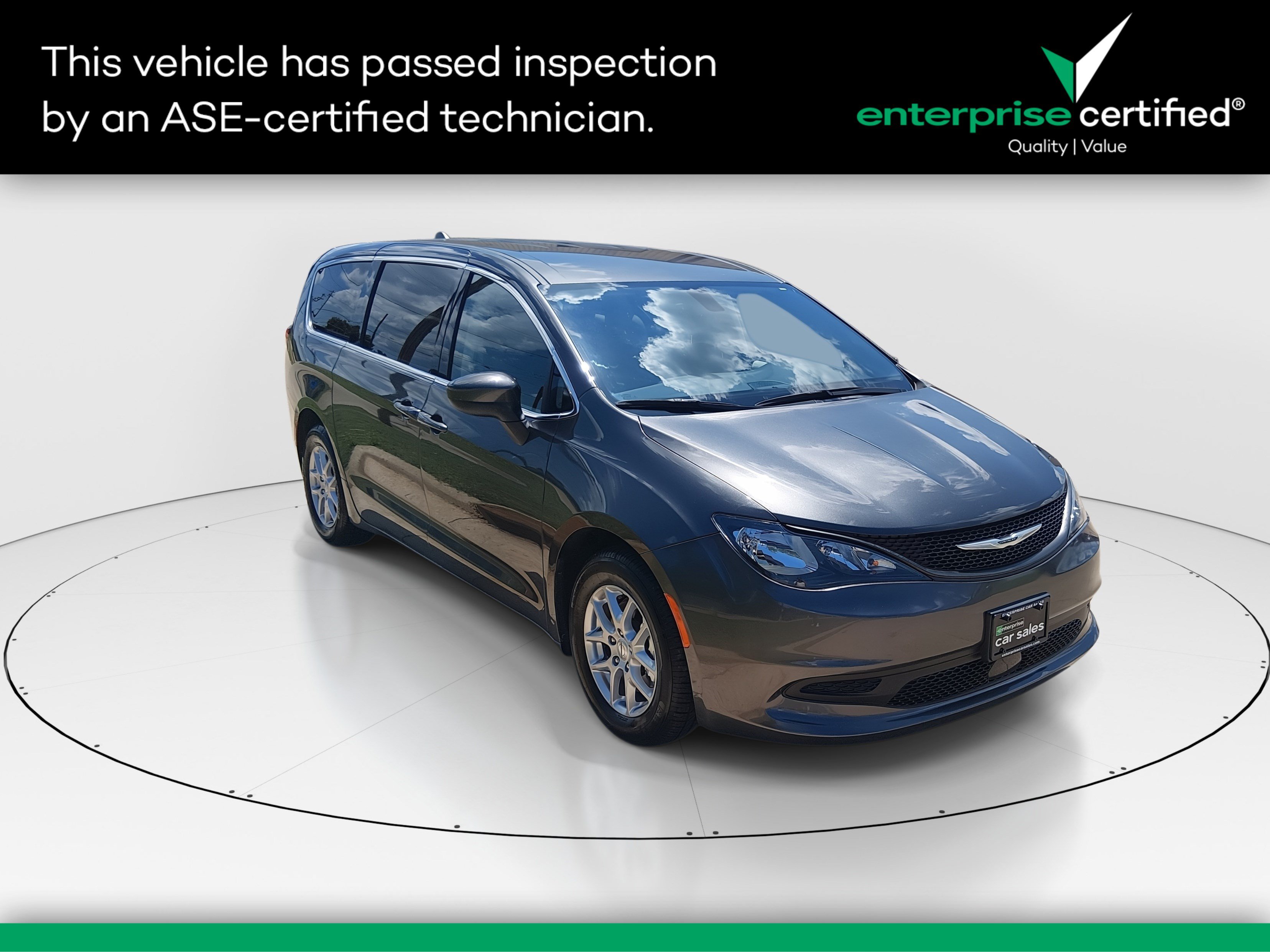 2022 Chrysler Voyager LX