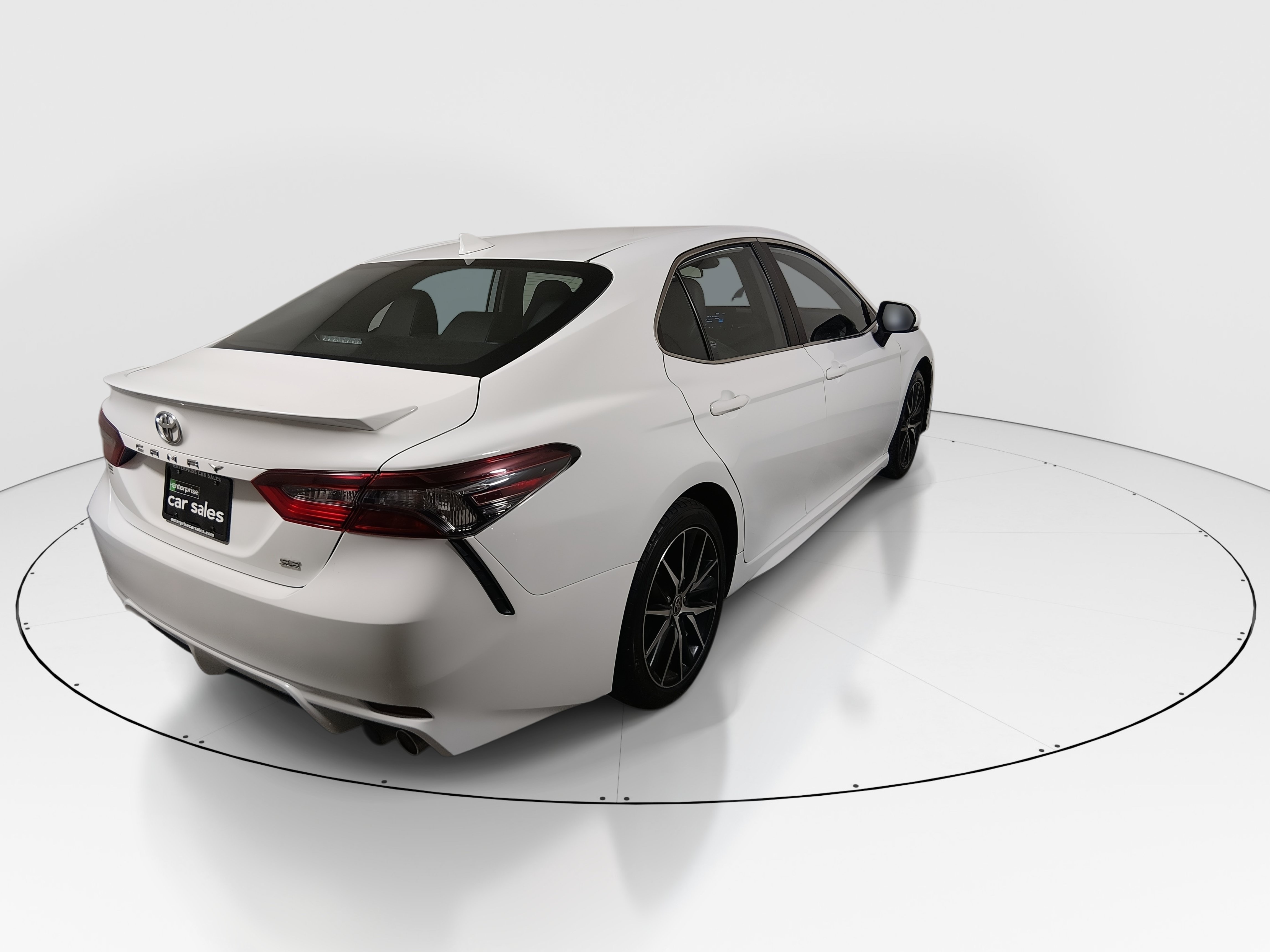 2024 Toyota Camry SE - Photo 7