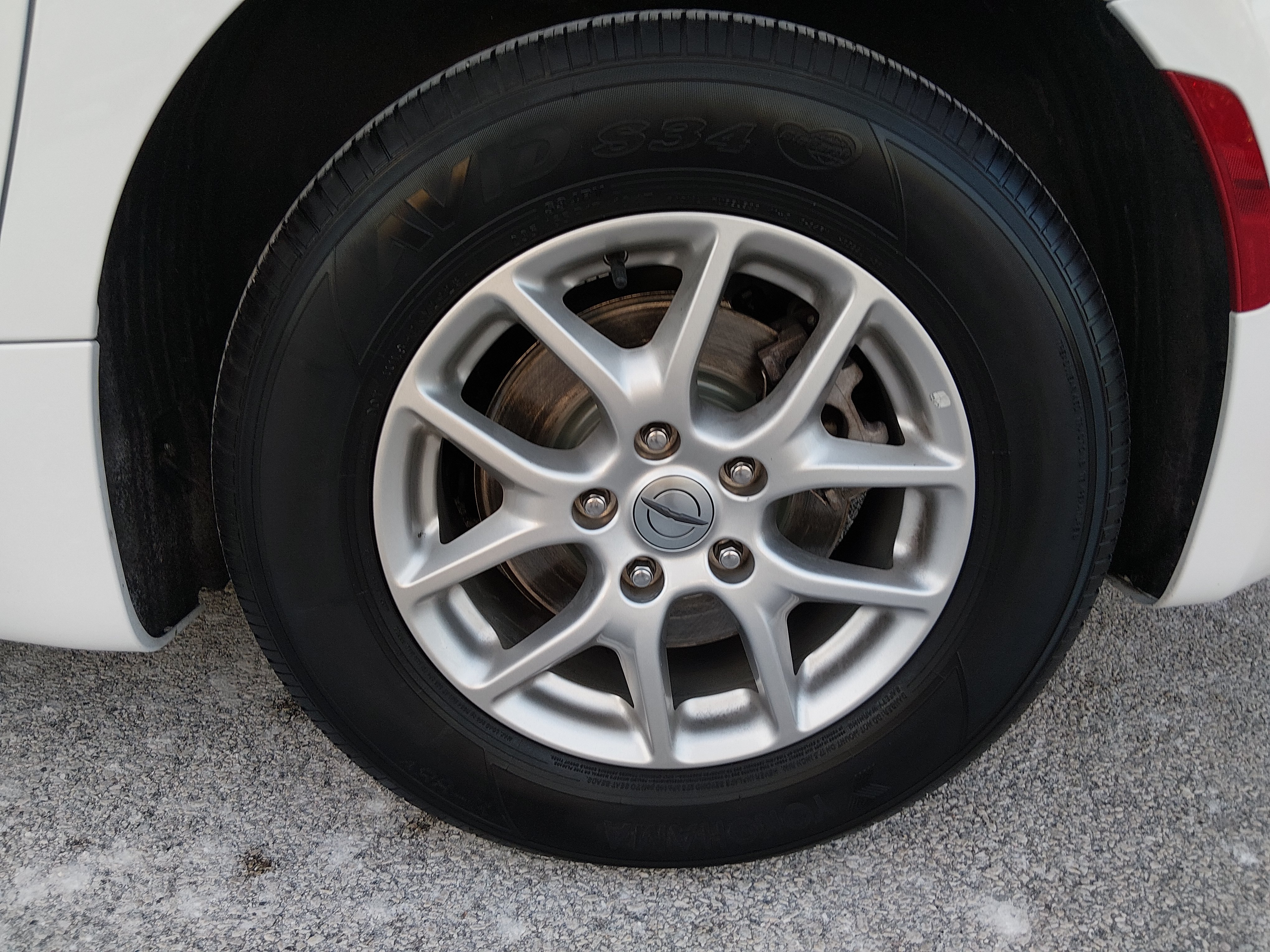 2024 Chrysler Voyager LX - Photo 10