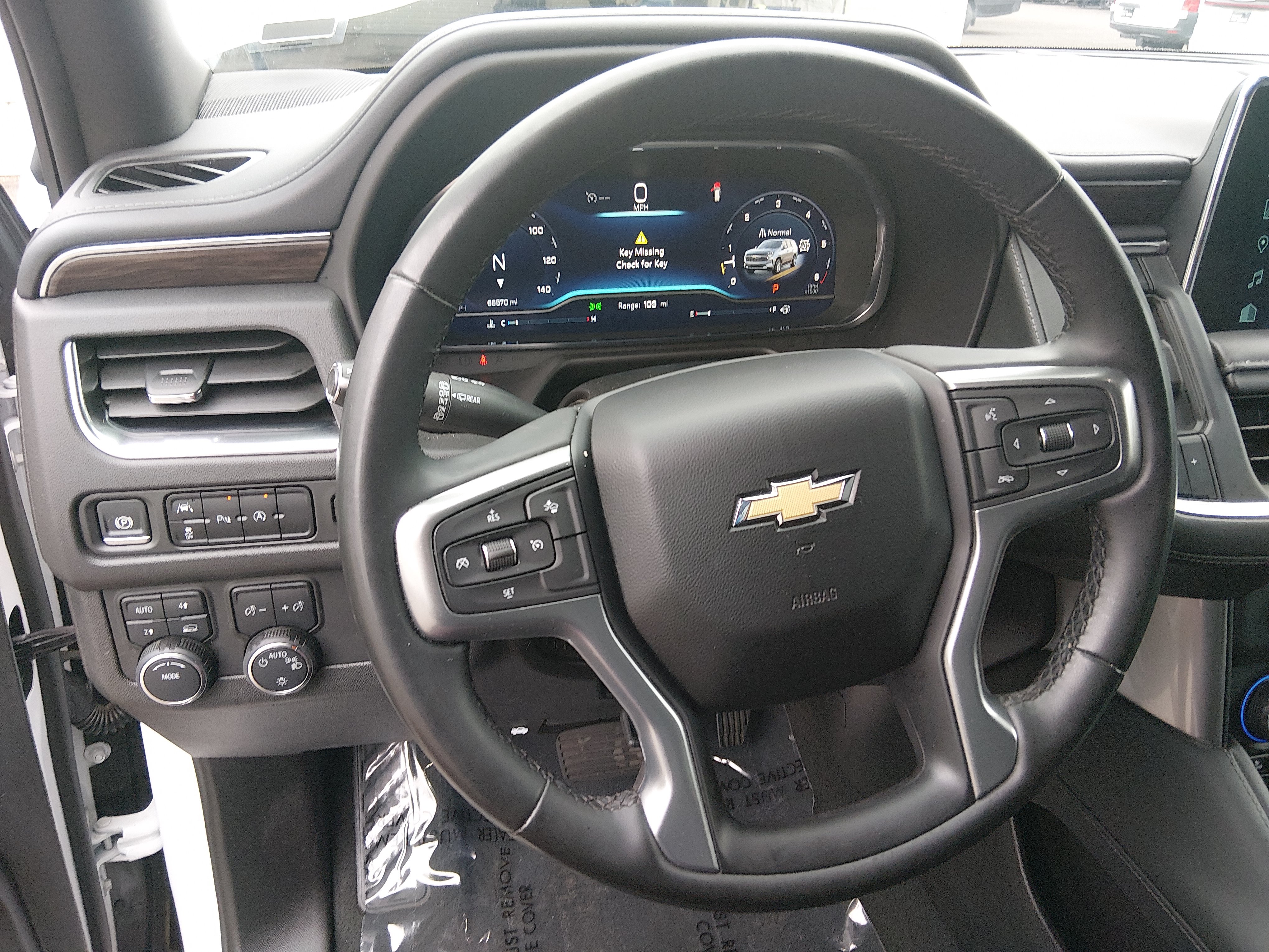 2024 Chevrolet Suburban LT - Photo 12