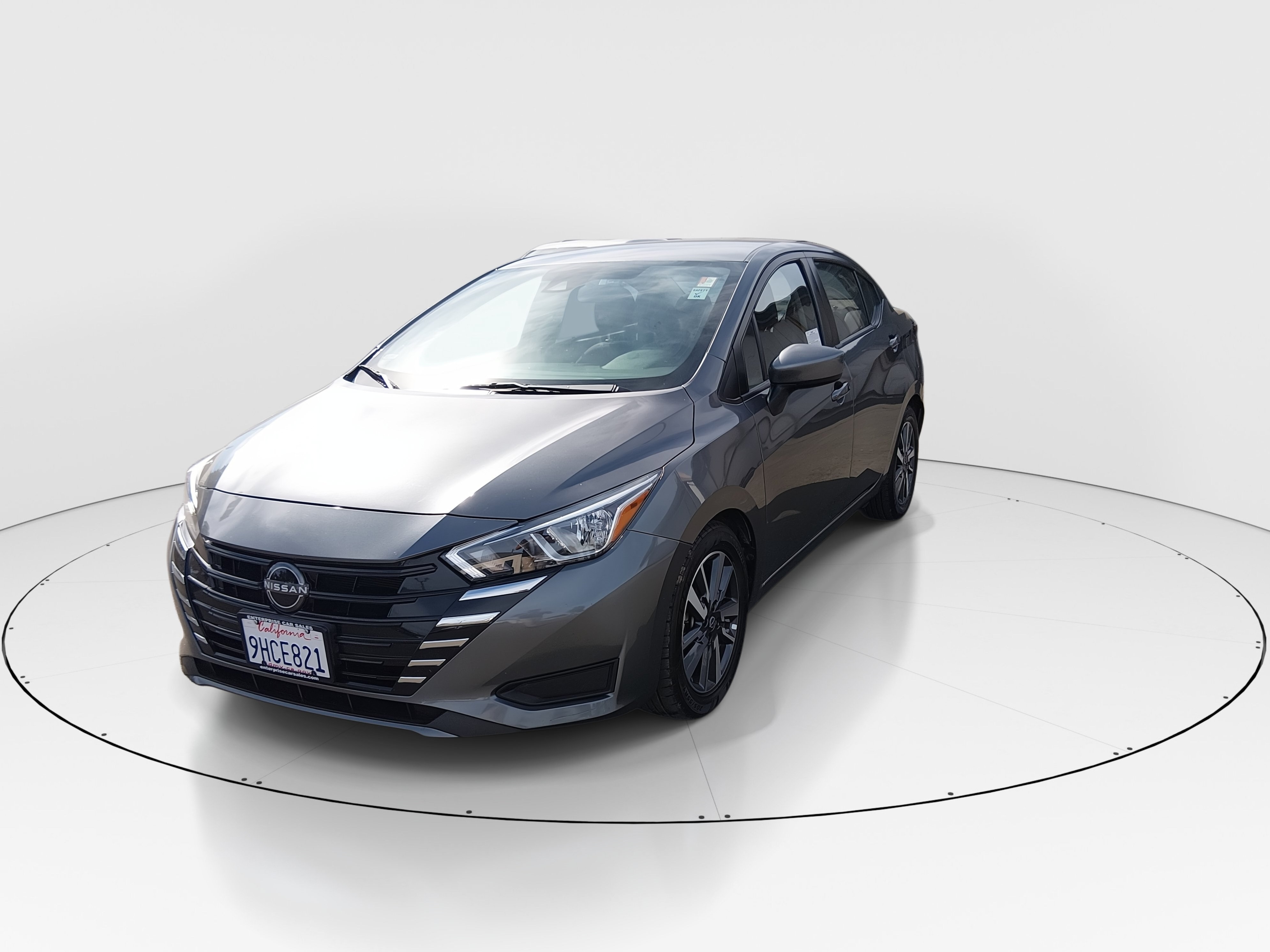 2023 Nissan Versa Sedan SV - Photo 3