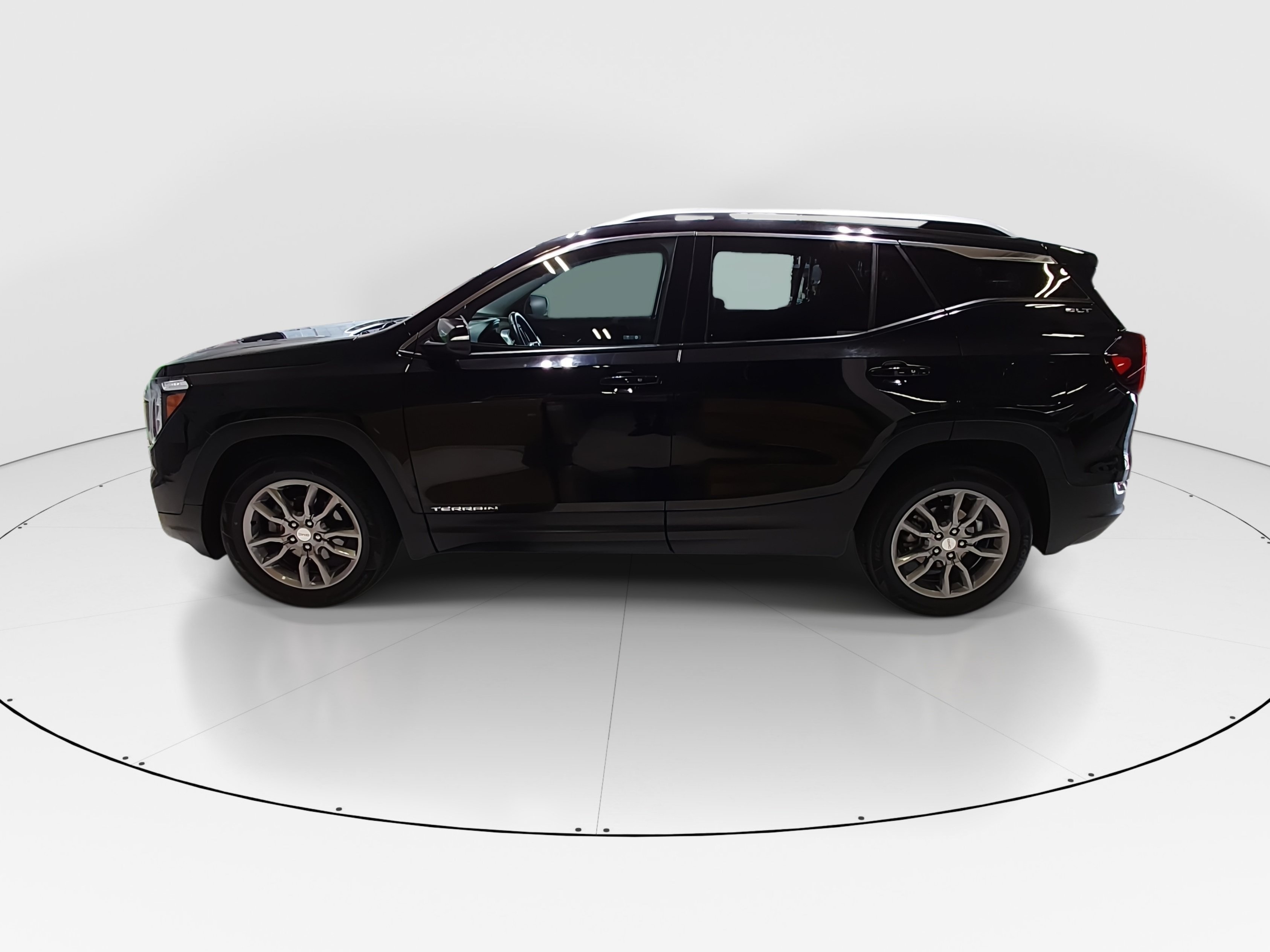 2024 GMC Terrain SLT - Photo 4