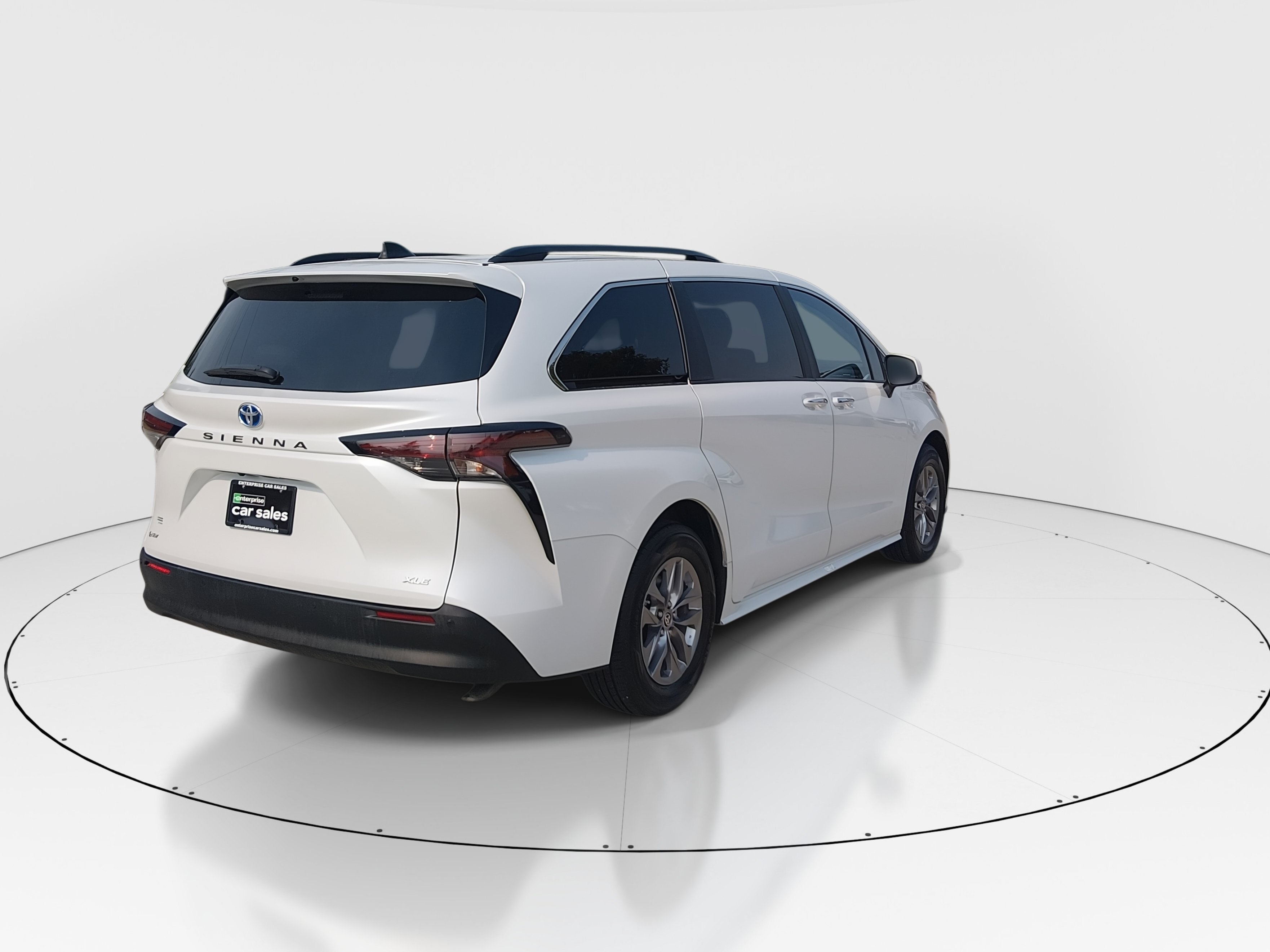2025 Toyota Sienna XLE - Photo 7