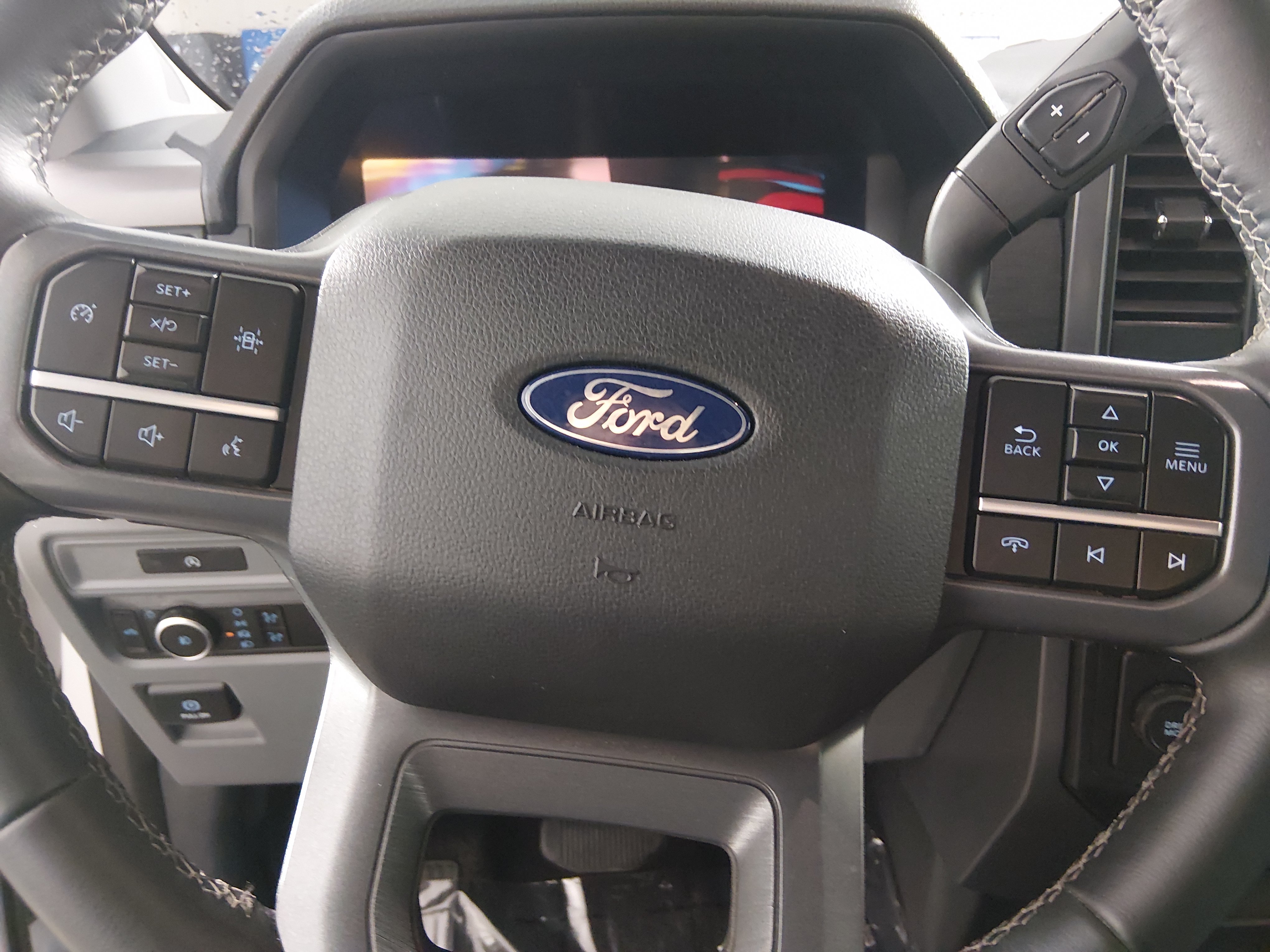 2025 Ford F-150 XLT - Photo 12