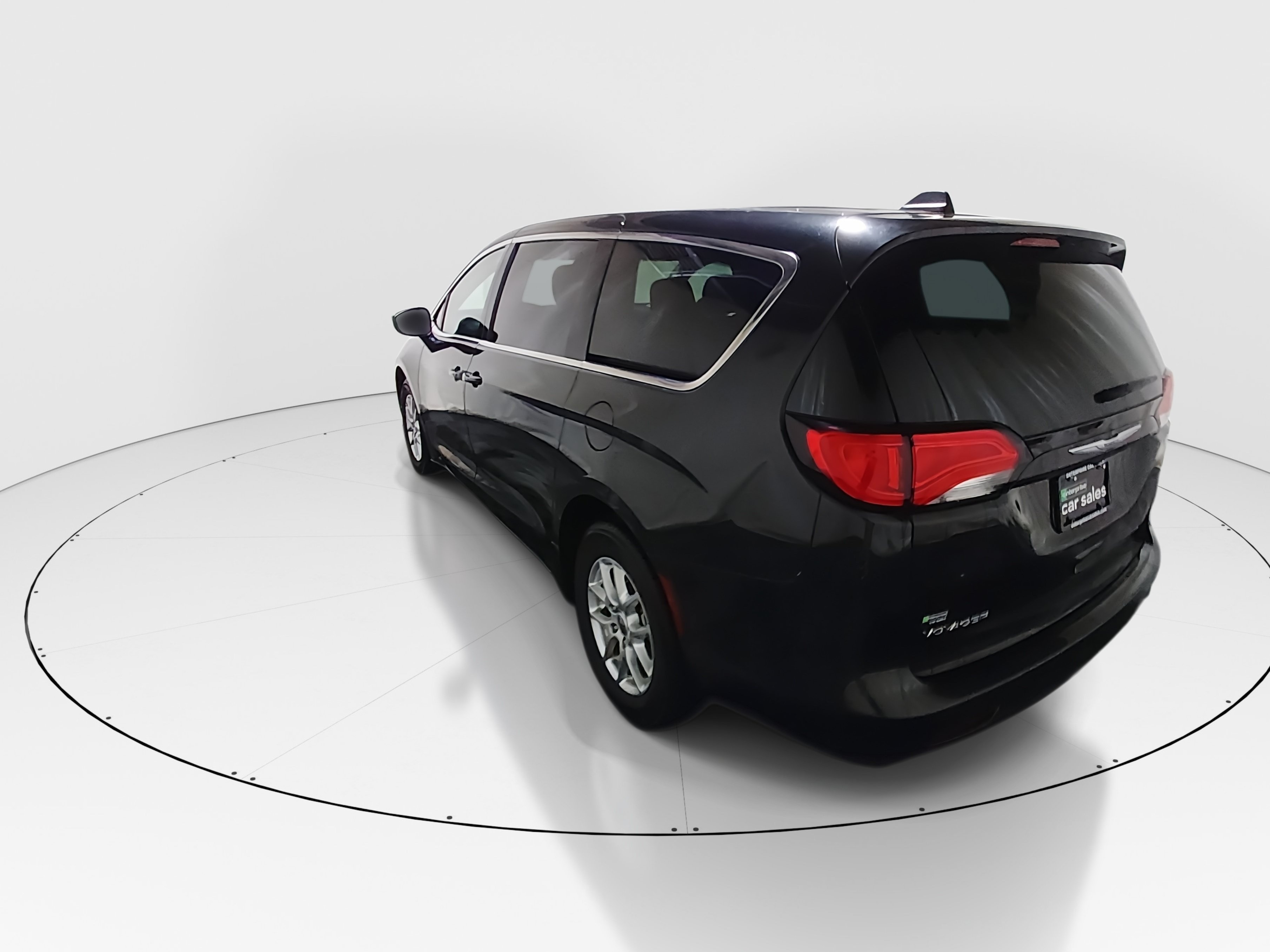 2023 Chrysler Voyager LX - Photo 5