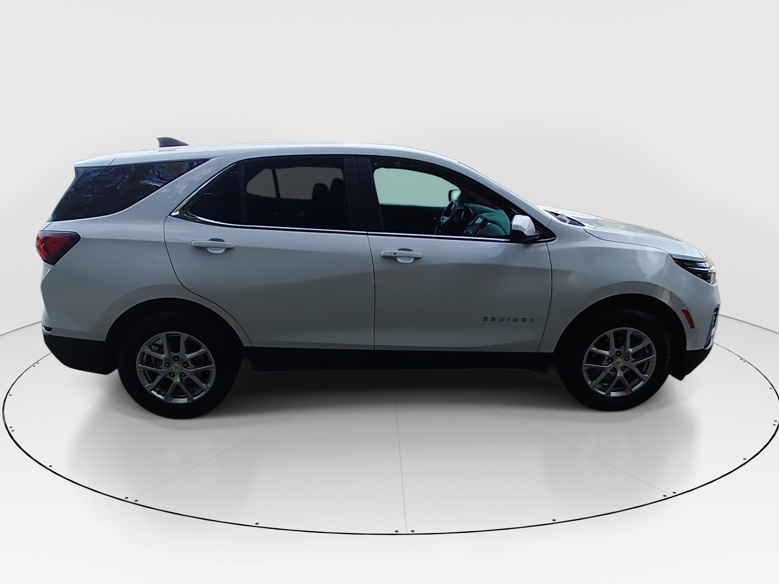 2024 Chevrolet Equinox LT - Photo 8