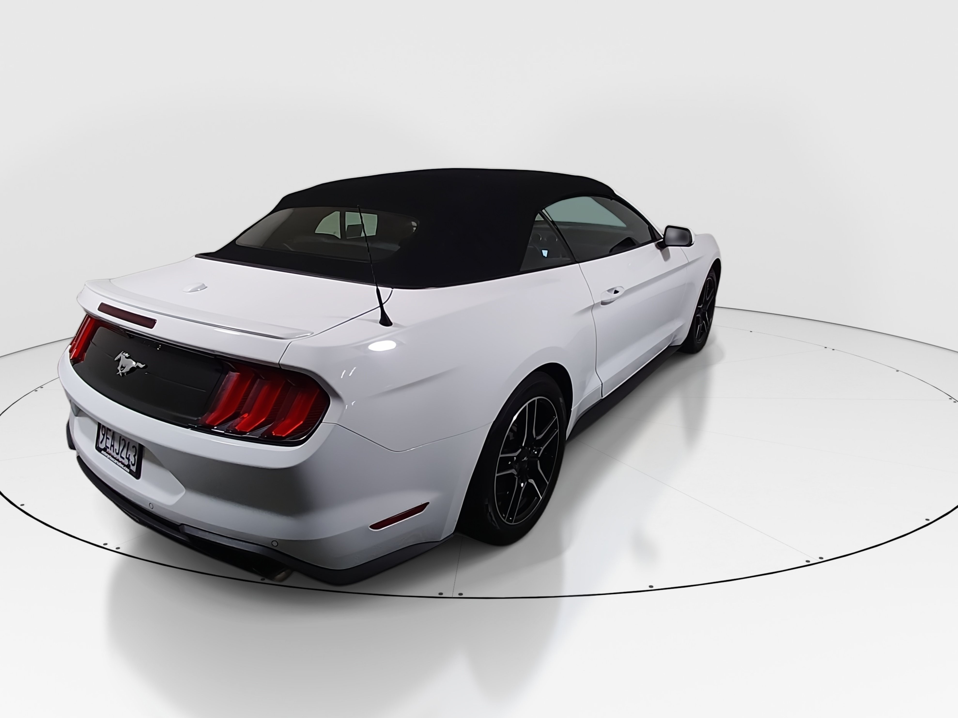 2023 Ford Mustang EcoBoost Premium - Photo 7