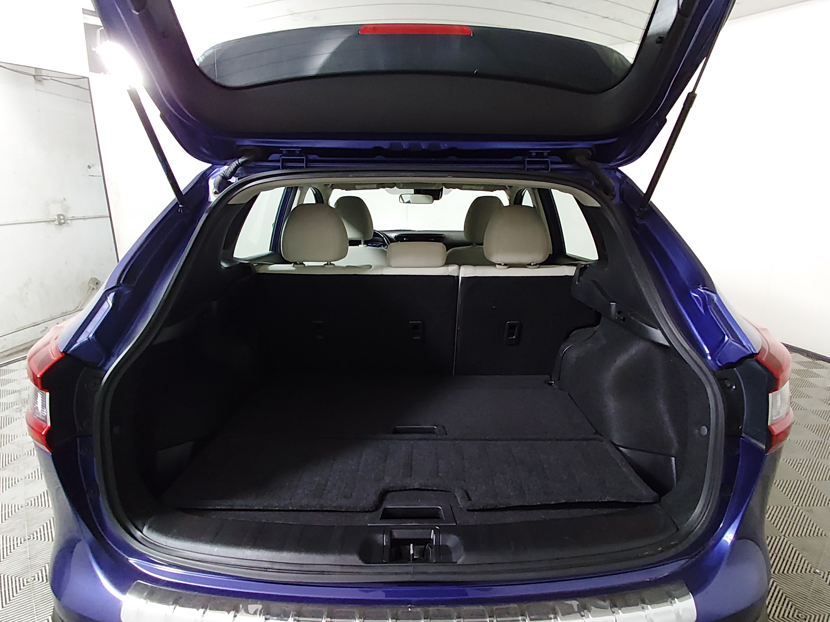 2022 Nissan Rogue Sport SV - Photo 11
