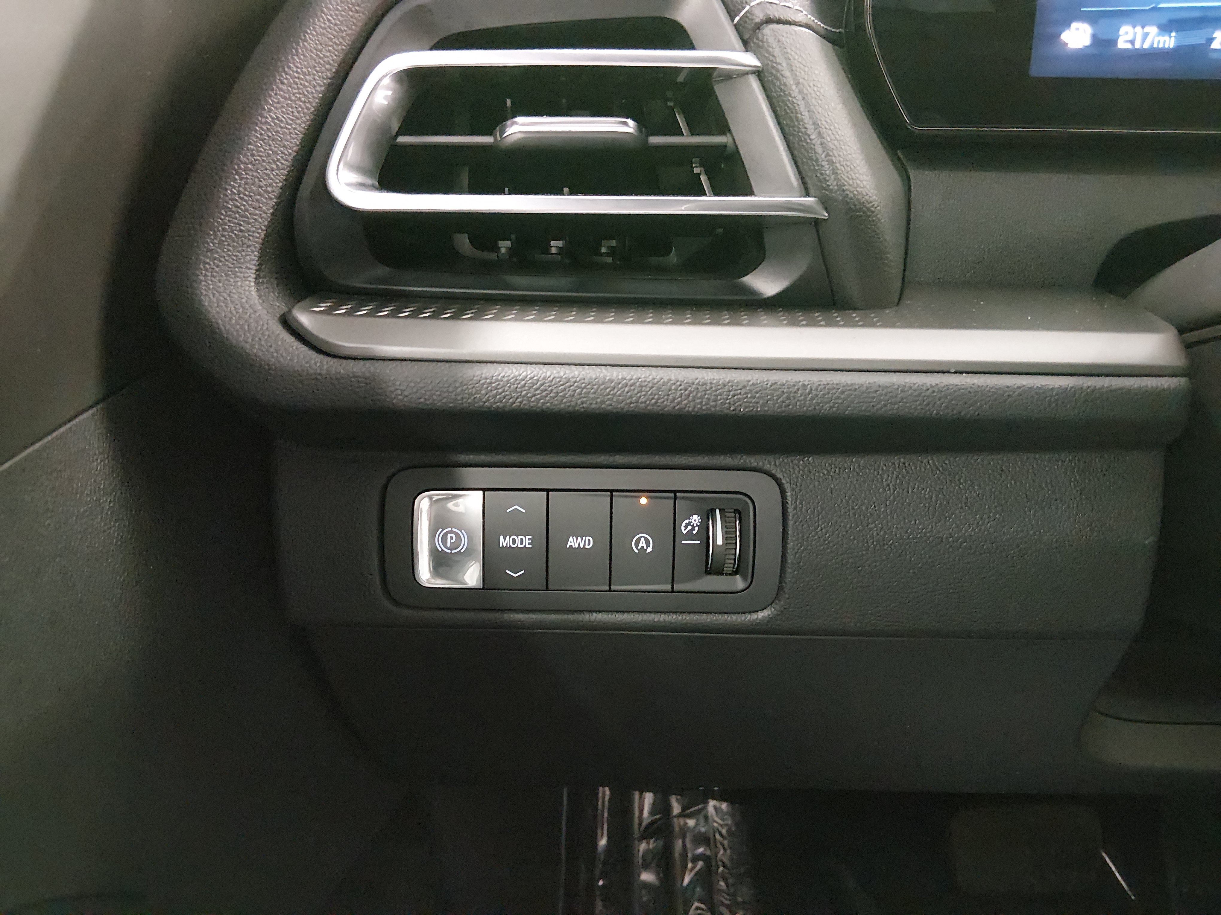 2025 Chevrolet Traverse LT - Photo 13