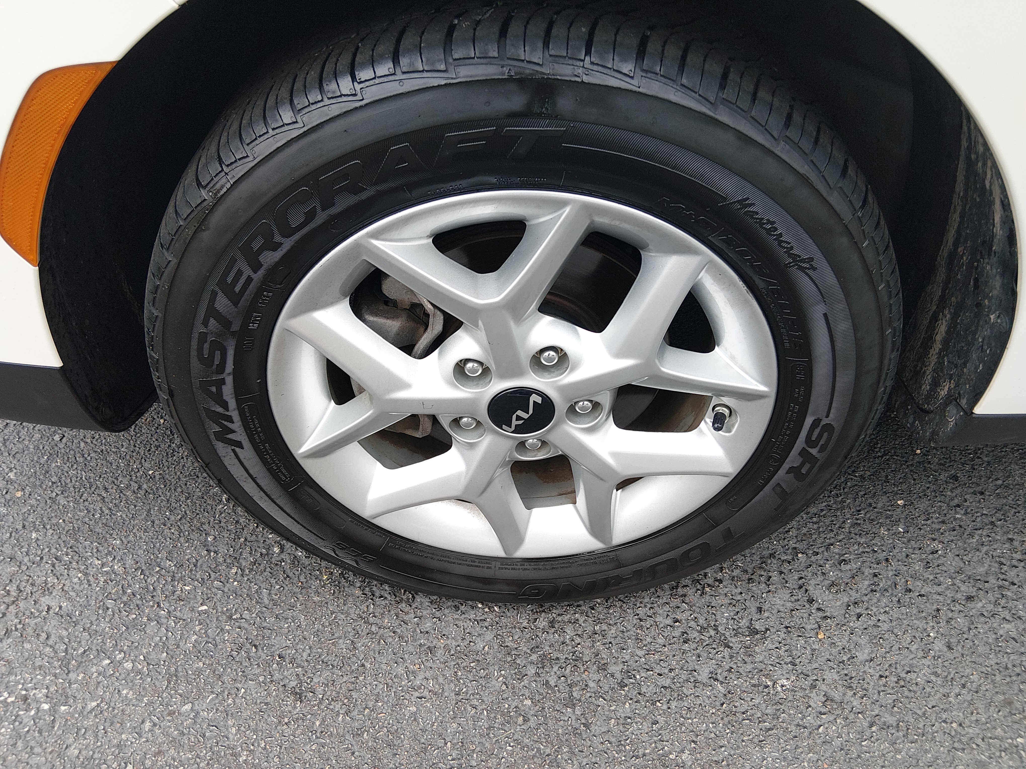 2024 Kia Soul LX - Photo 10