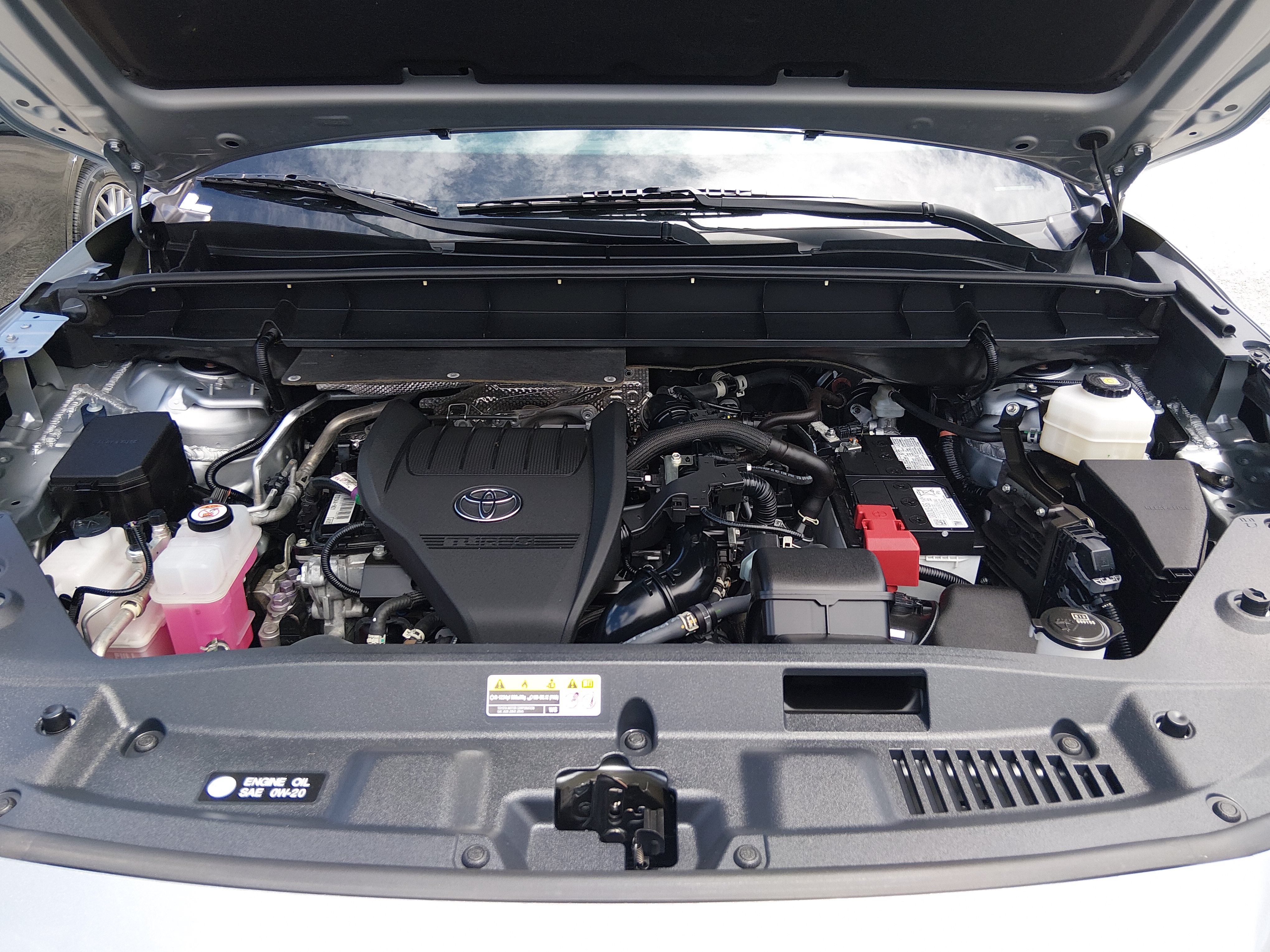 2025 Toyota Highlander LE - Photo 9