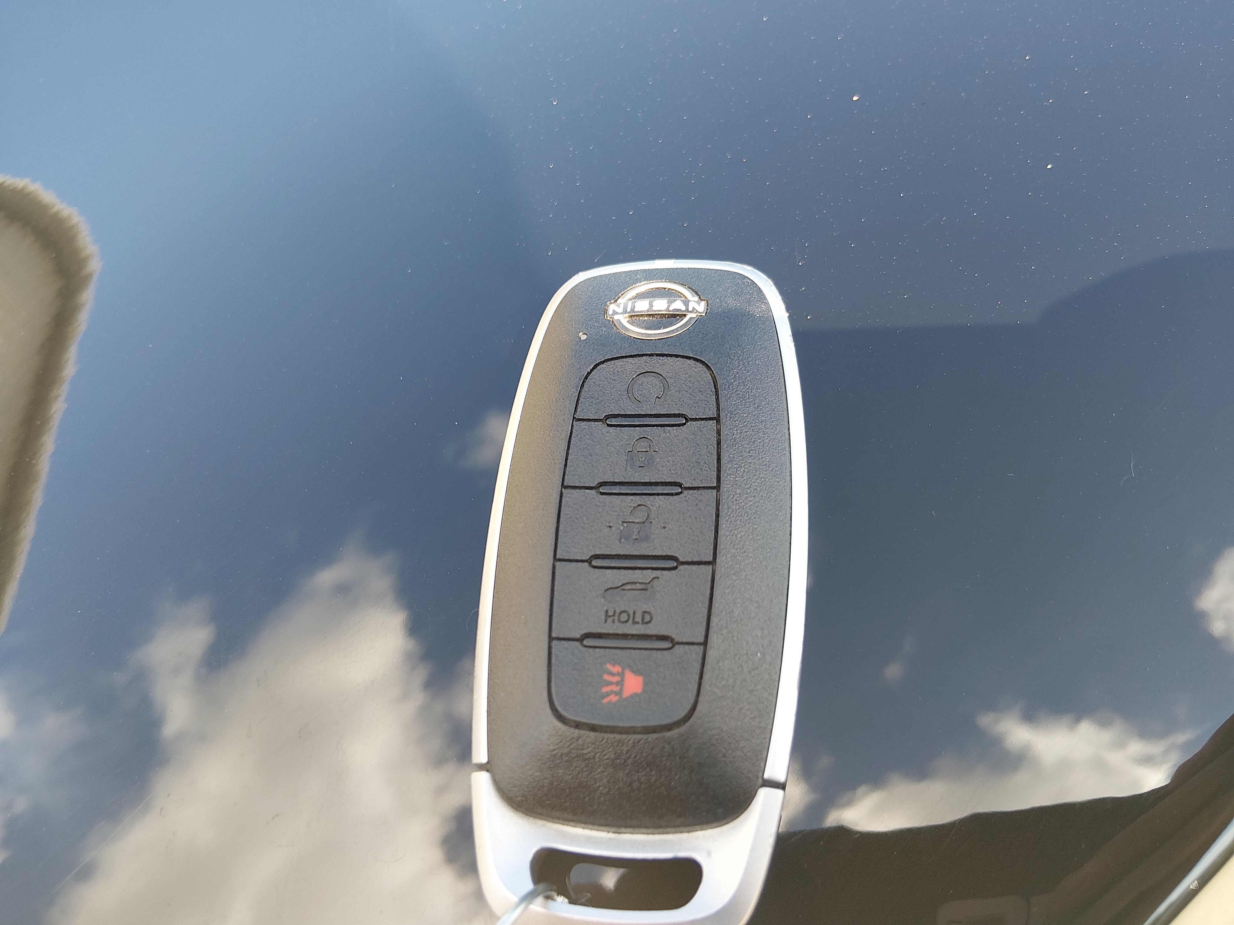 2025 Nissan Rogue SV - Photo 15