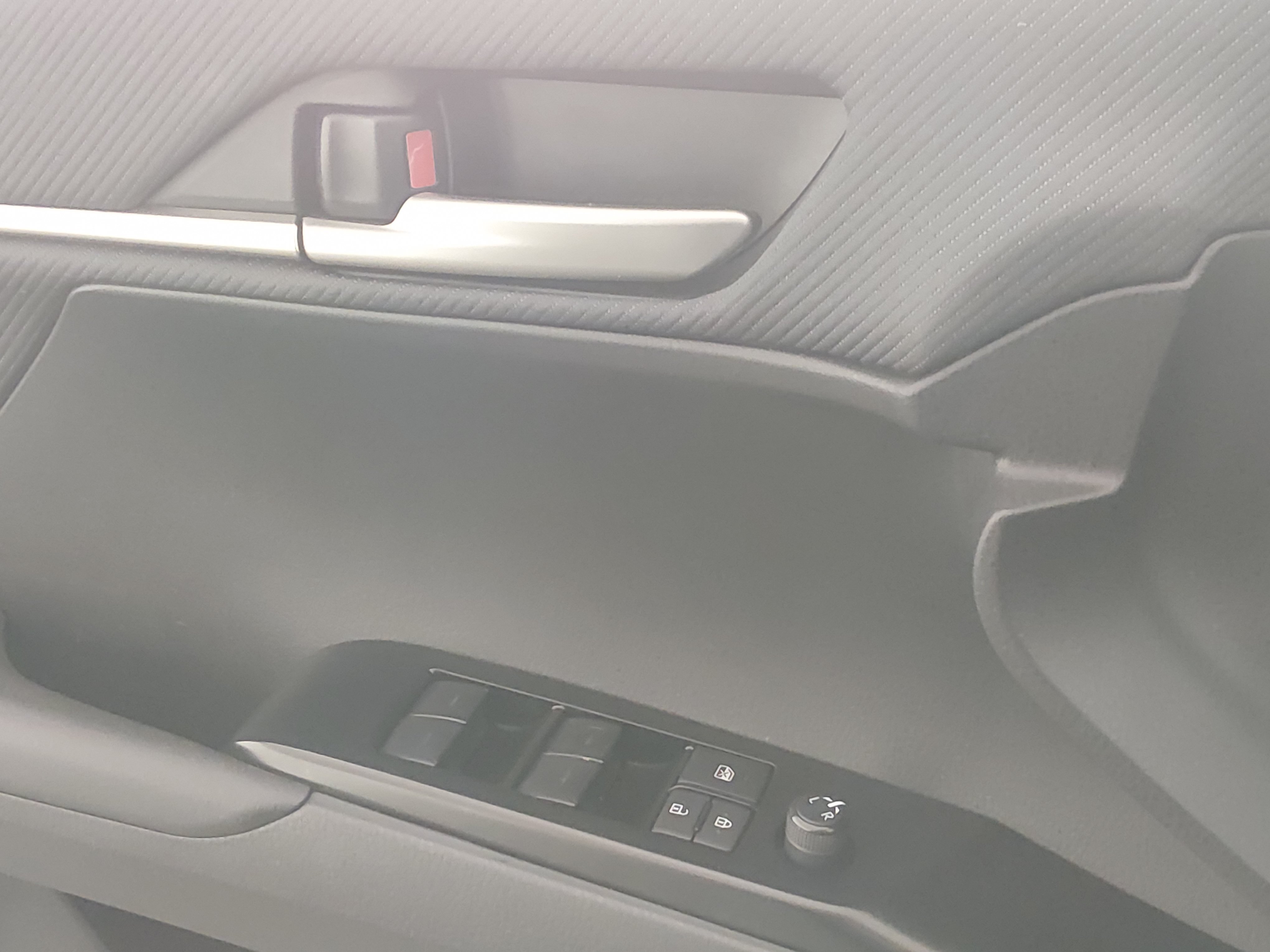 2025 Toyota Camry SE - Photo 17