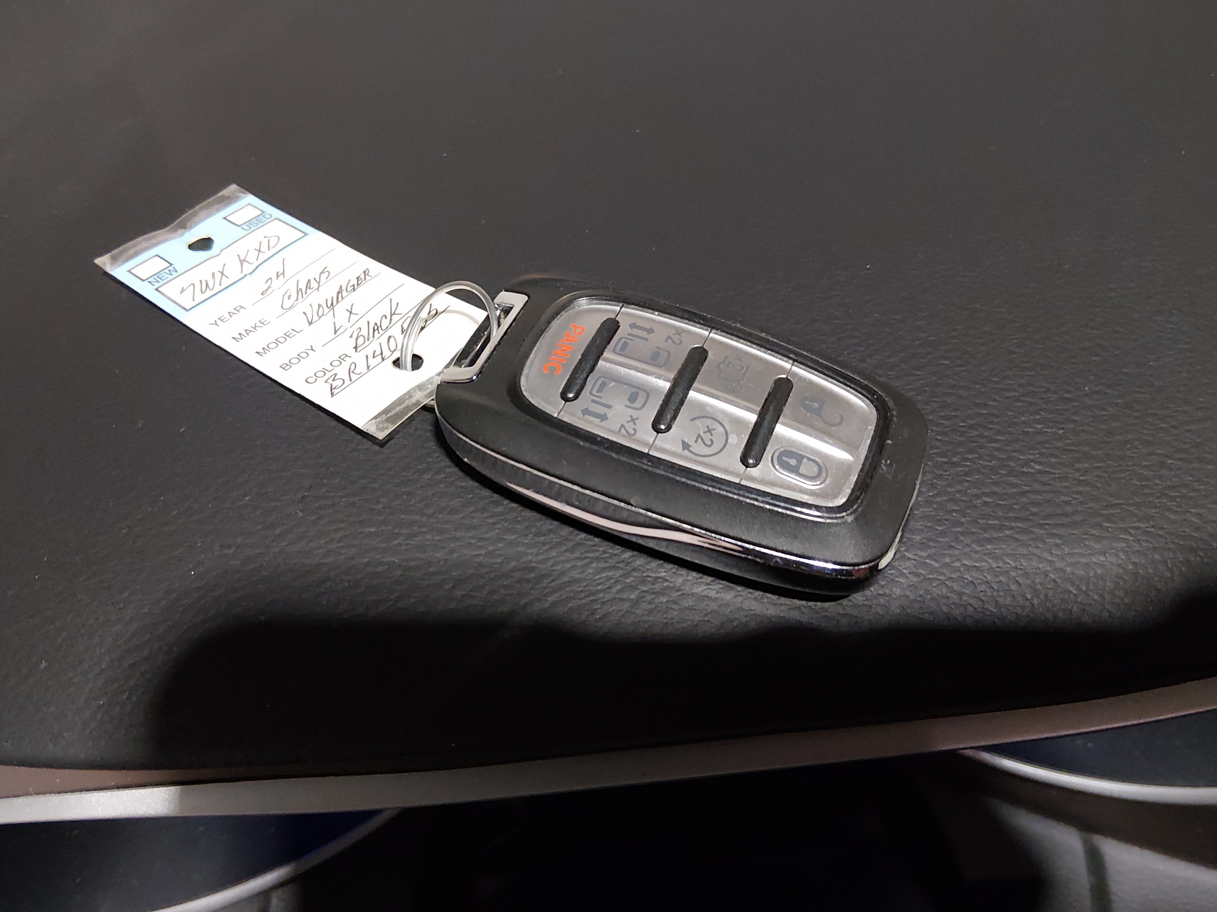2024 Chrysler Voyager LX - Photo 15