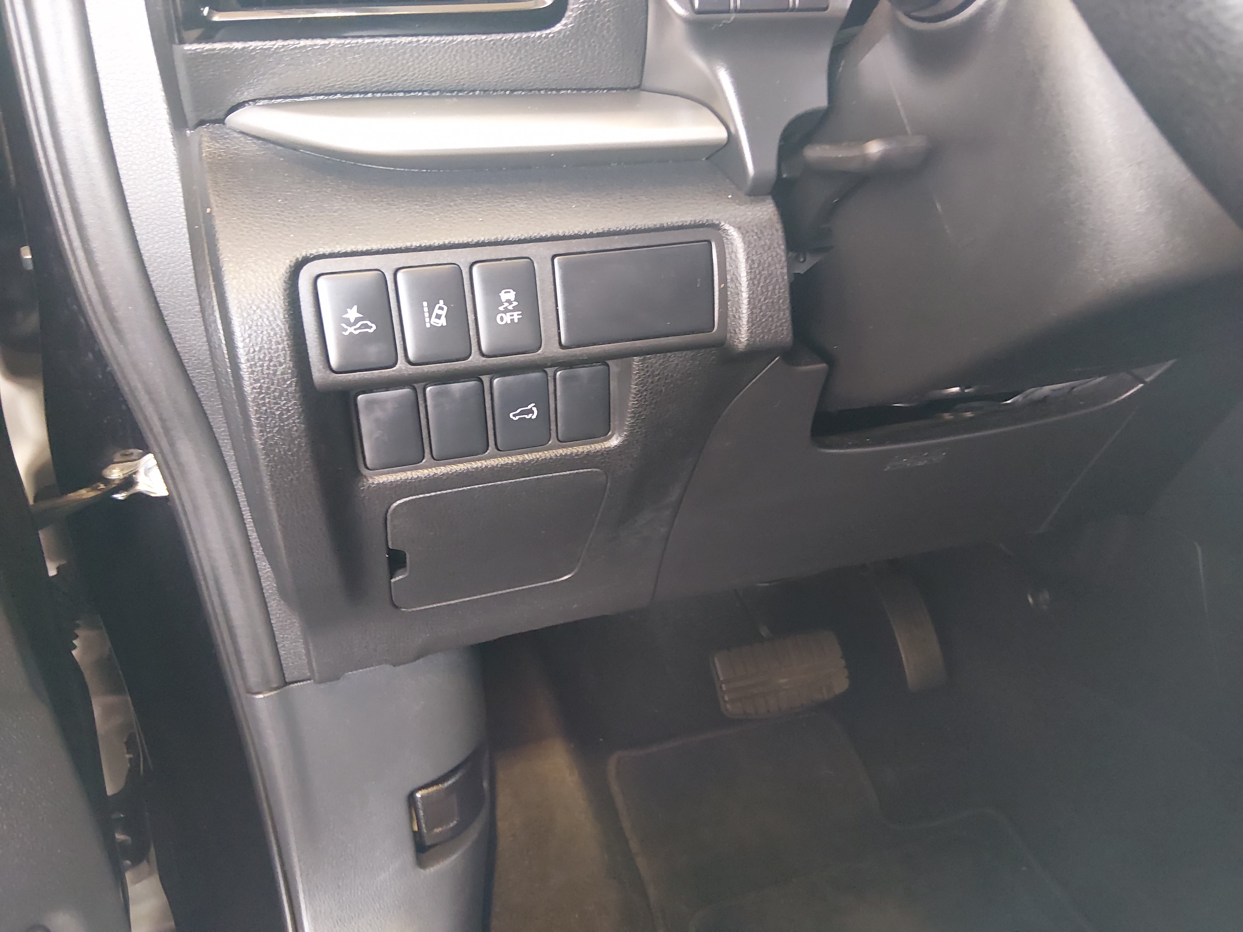2024 Mitsubishi Eclipse Cross SE - Photo 13
