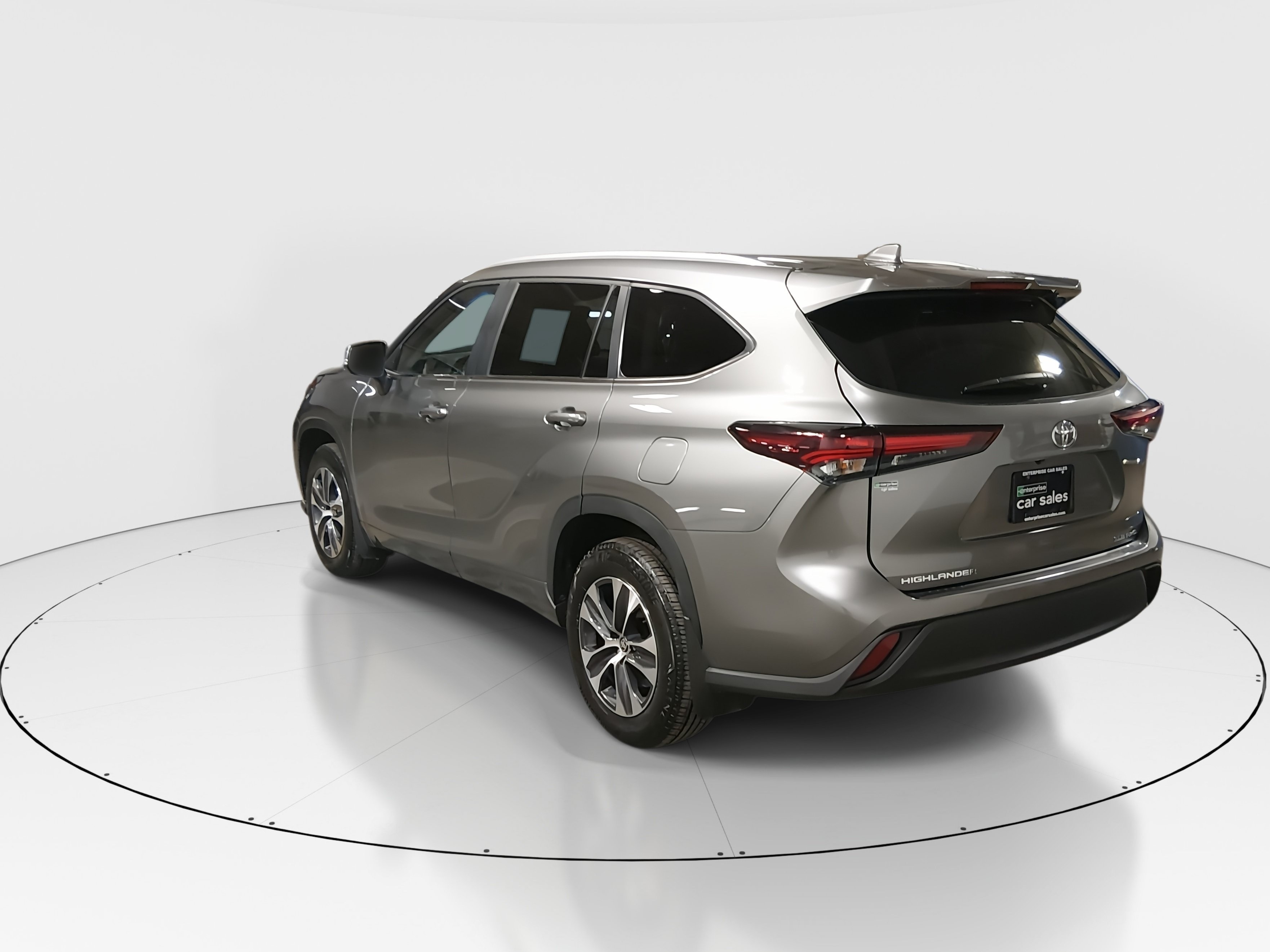 2025 Toyota Highlander XLE - Photo 5