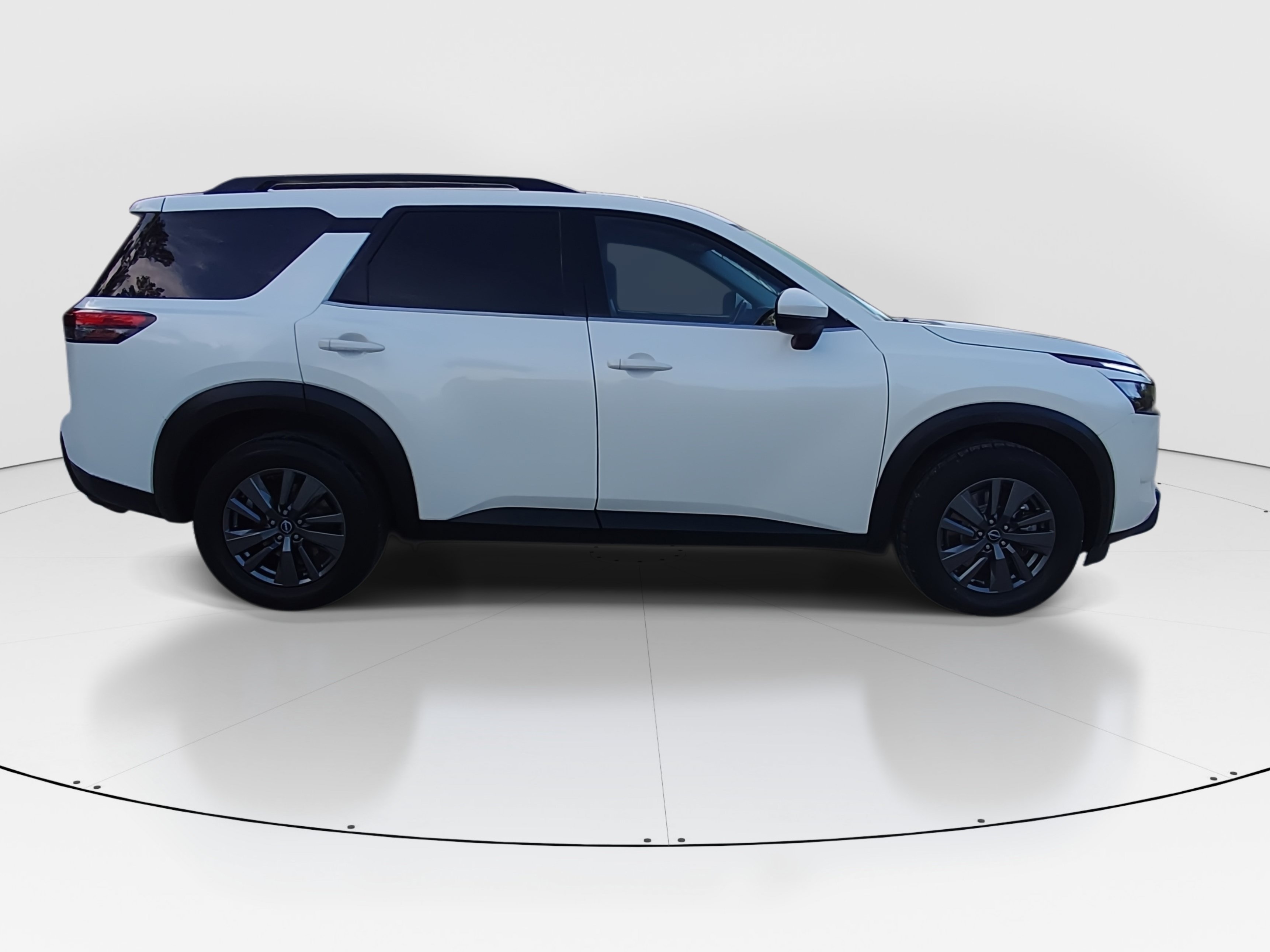 2024 Nissan Pathfinder SV - Photo 8