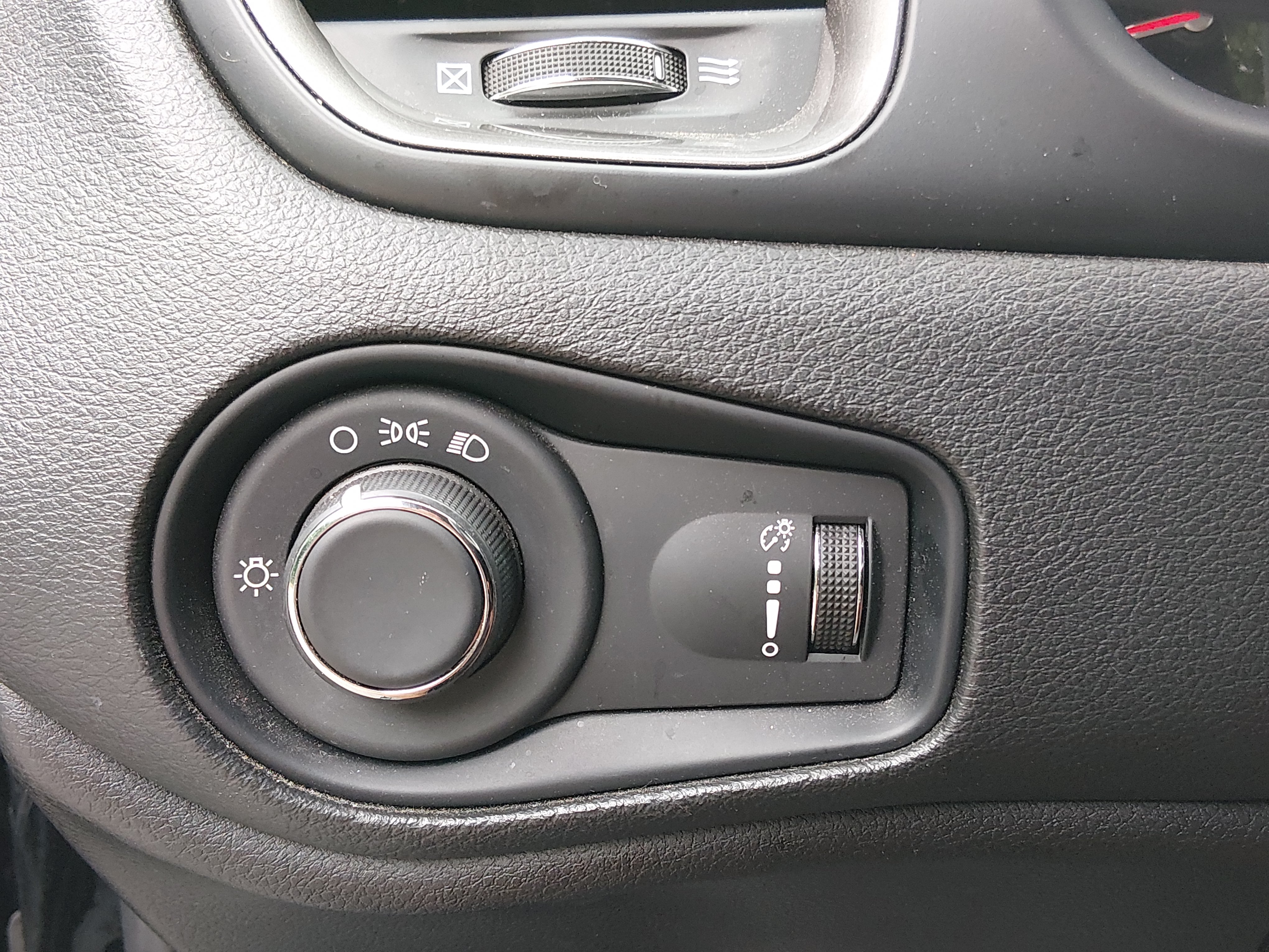 2023 Jeep Renegade Latitude - Photo 13