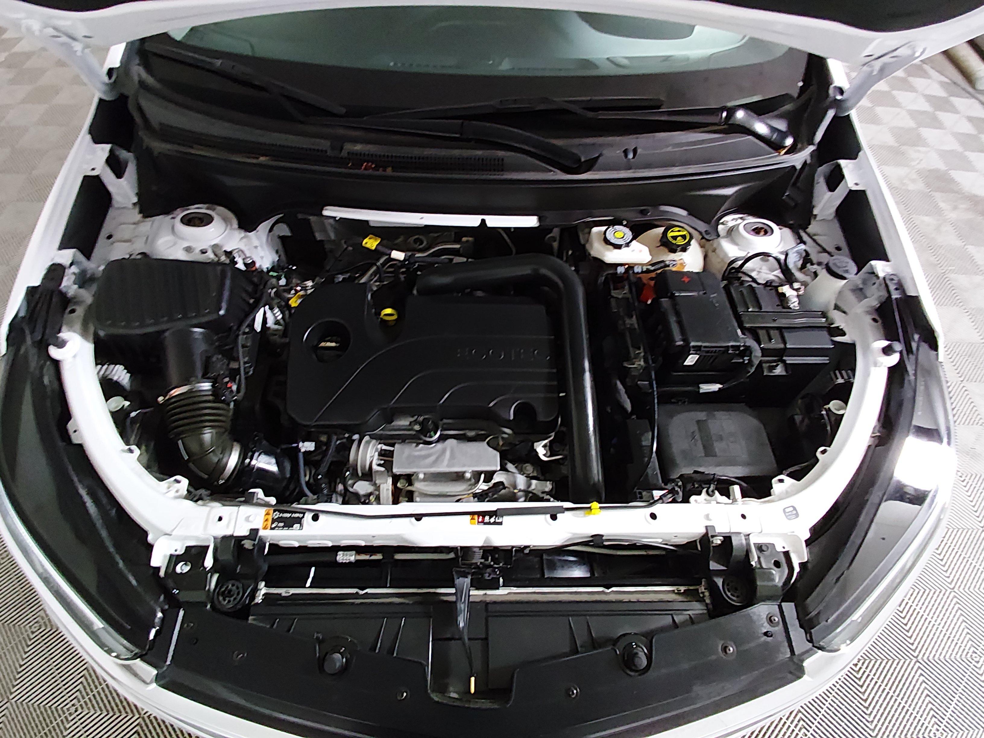 2024 Chevrolet Equinox LT - Photo 9