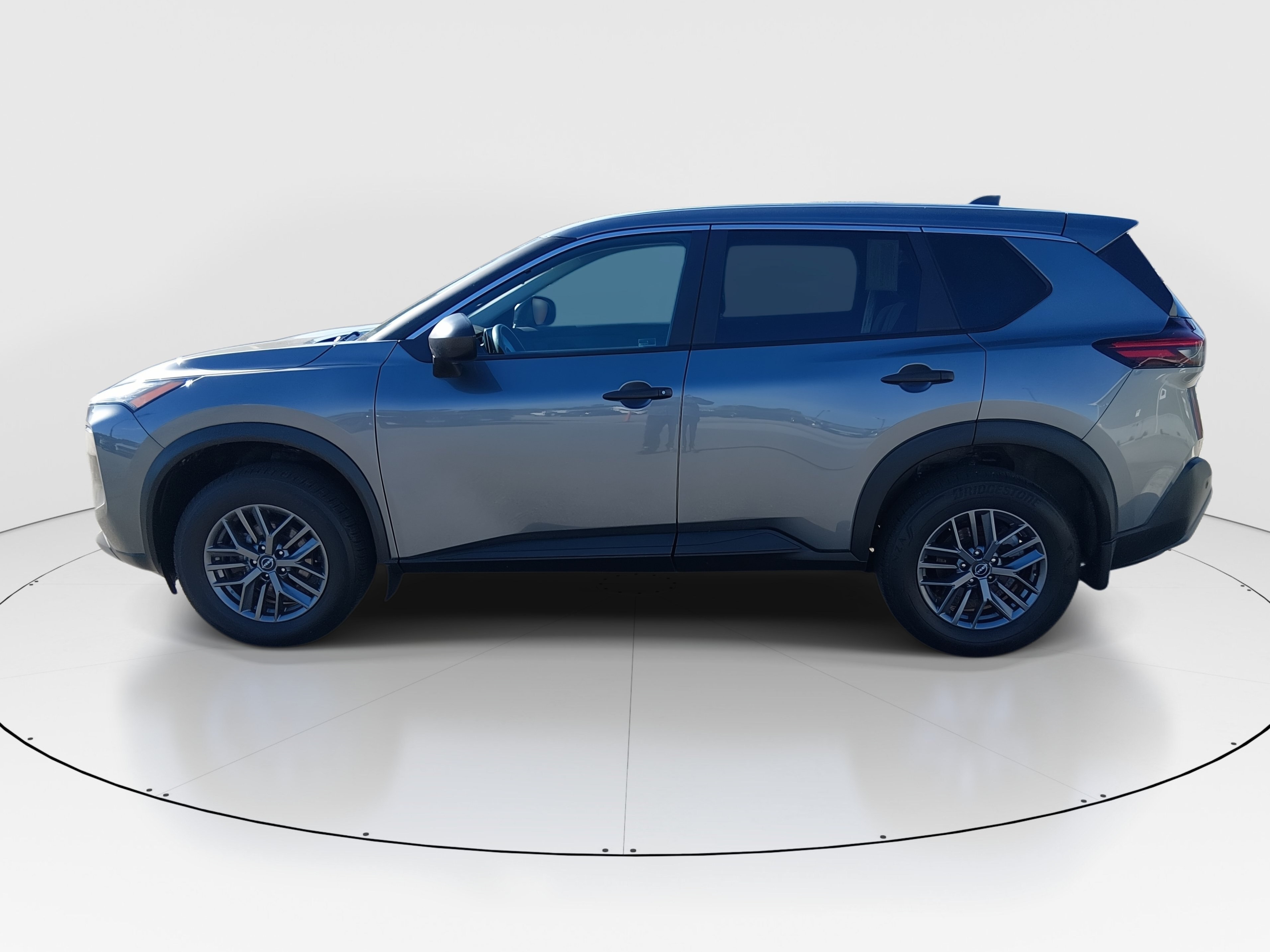 2023 Nissan Rogue S - Photo 4