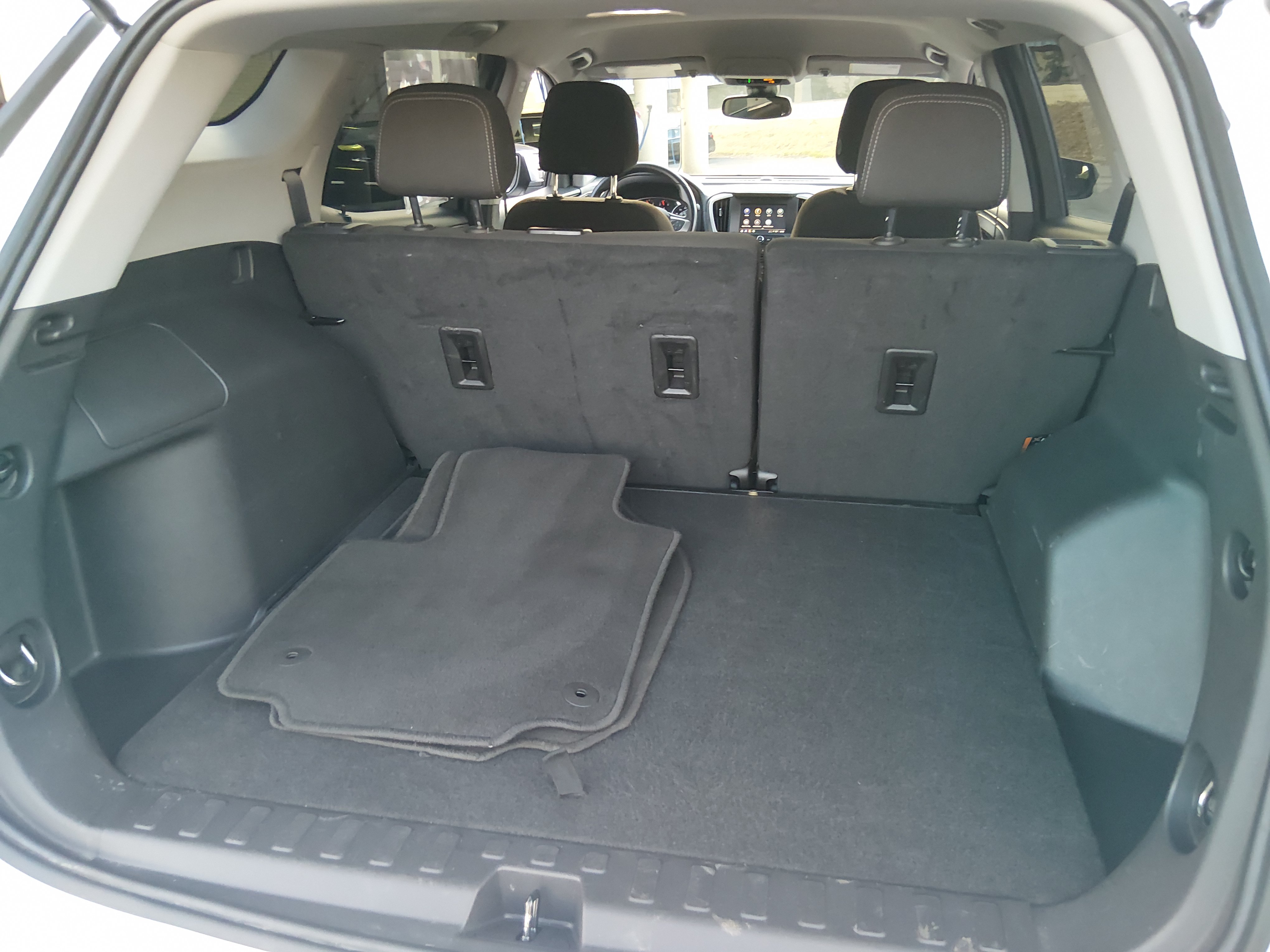 2024 GMC Terrain SLE - Photo 11