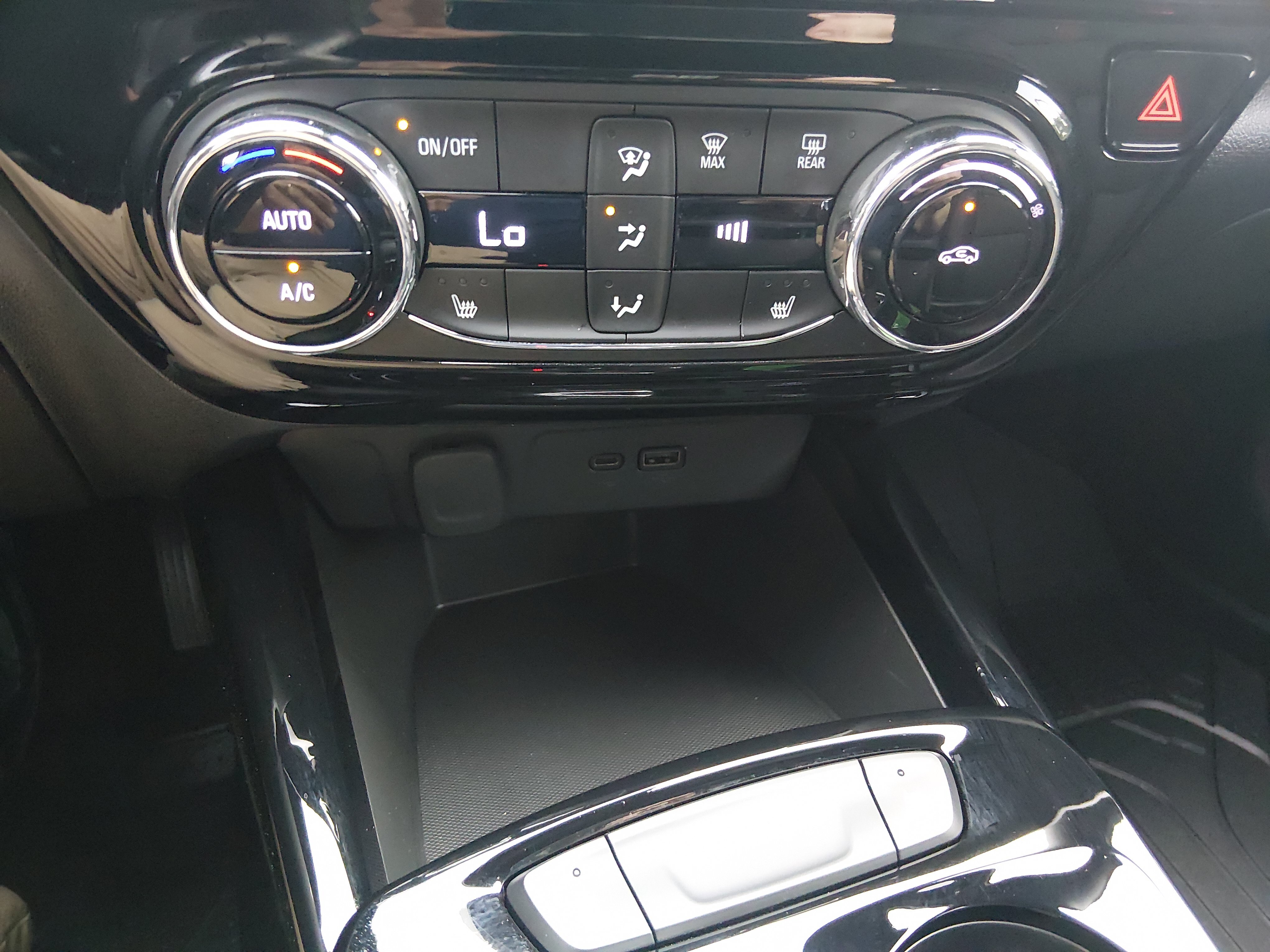 2025 Chevrolet Trax RS - Photo 13