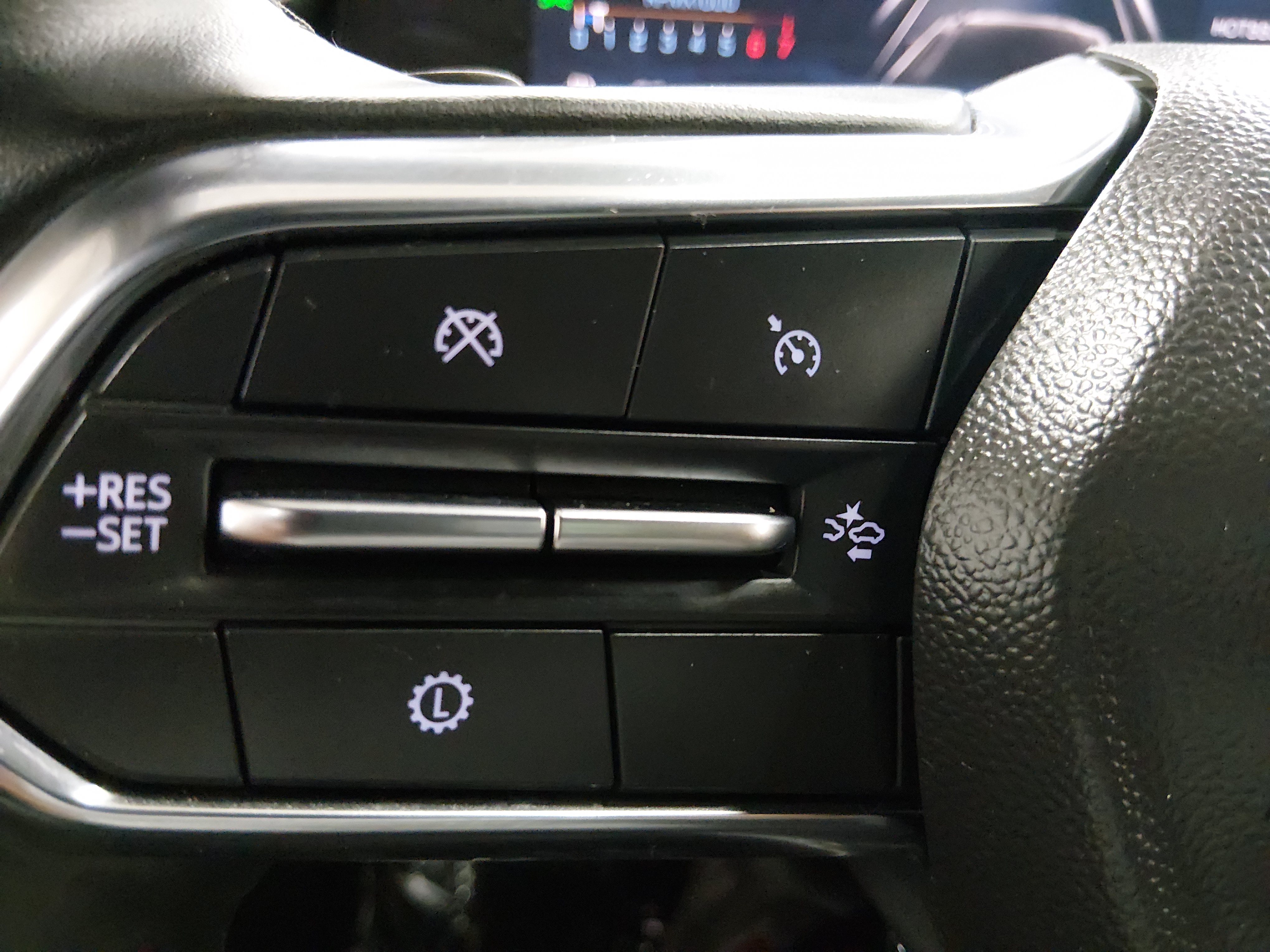 2025 Chevrolet Suburban Z71 - Photo 19