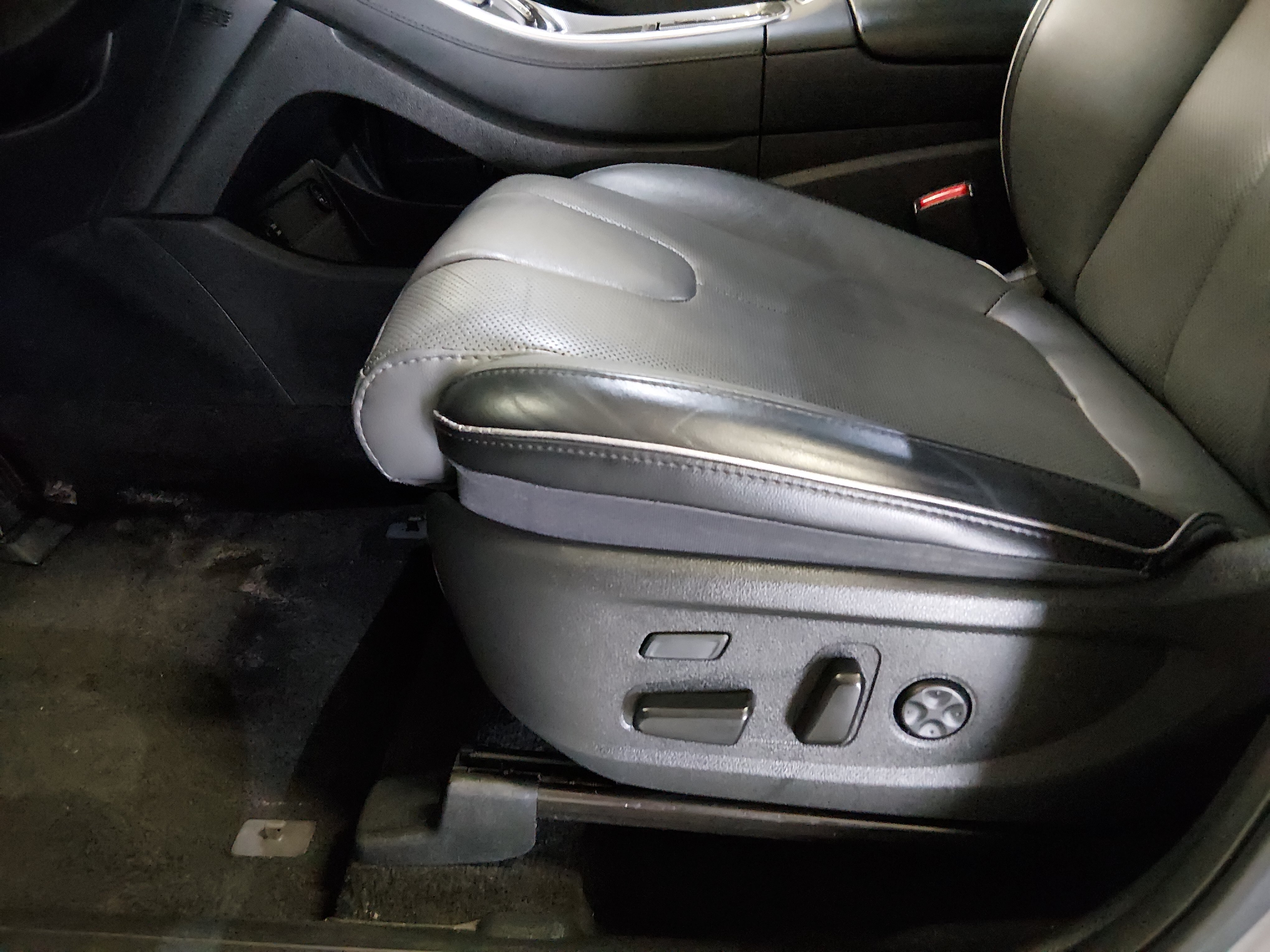 2023 Hyundai Santa Fe Limited - Photo 16