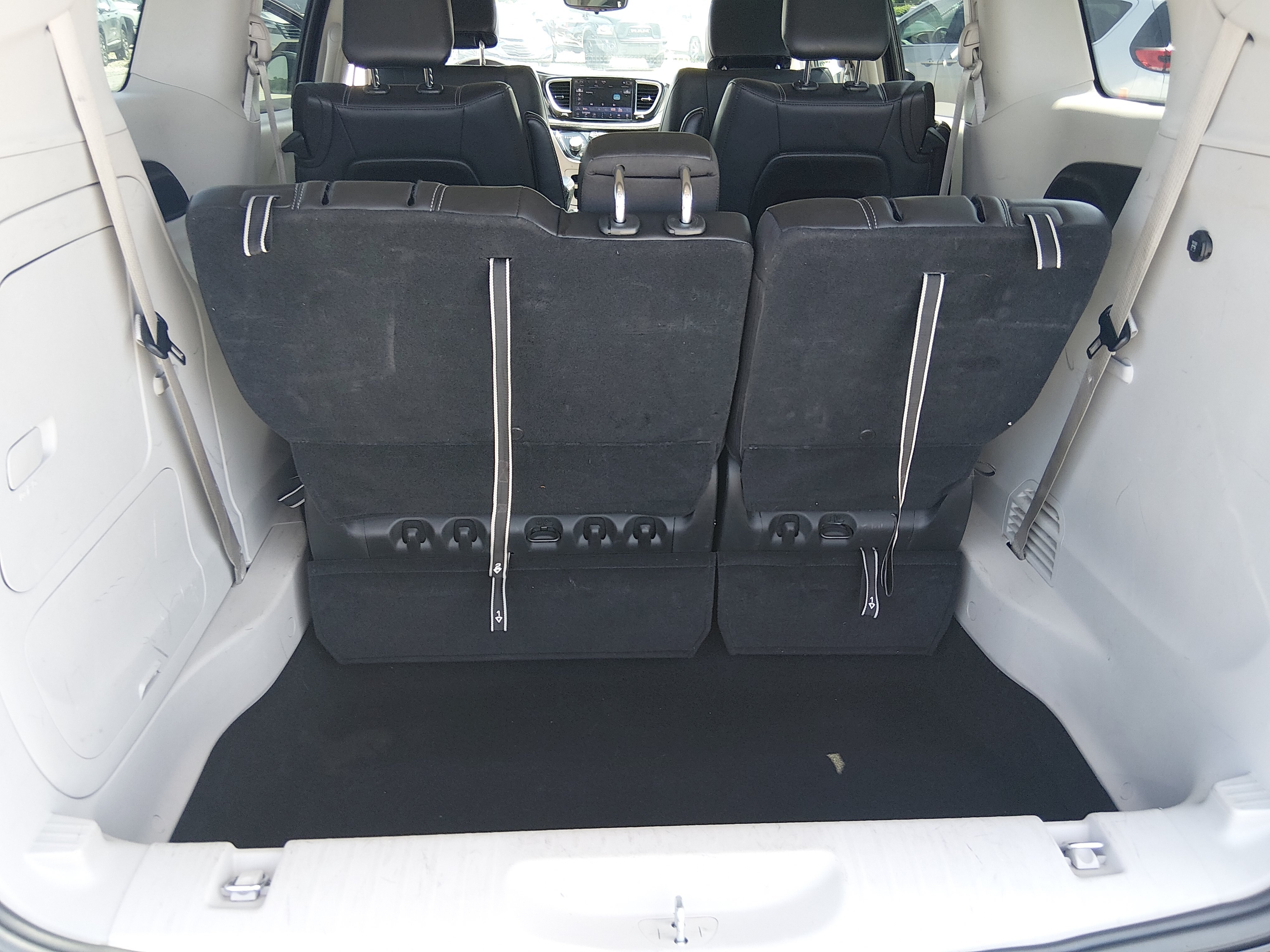 2024 Chrysler Pacifica PHEV Select - Photo 11