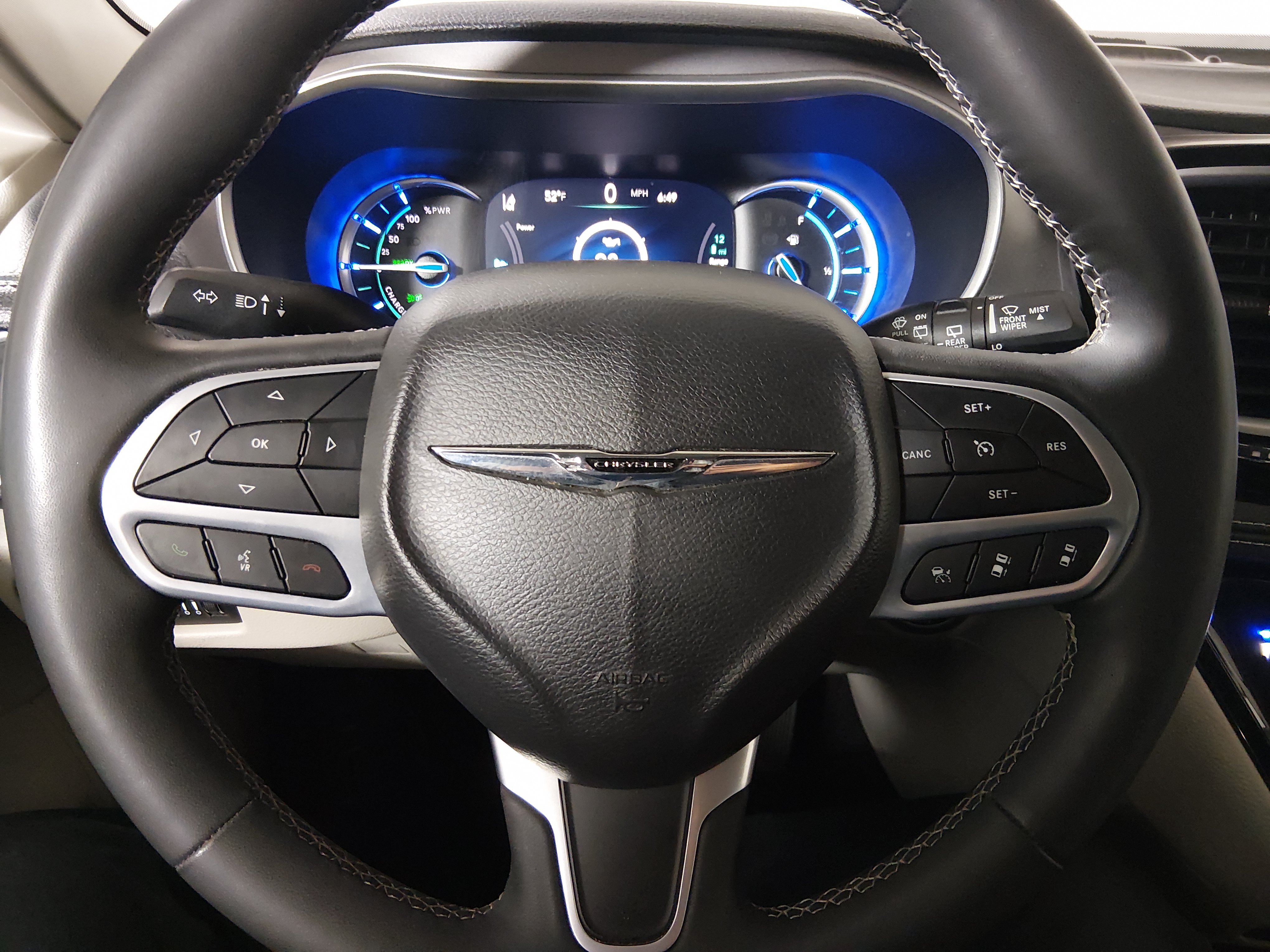 2023 Chrysler Pacifica Hybrid Touring L - Photo 12