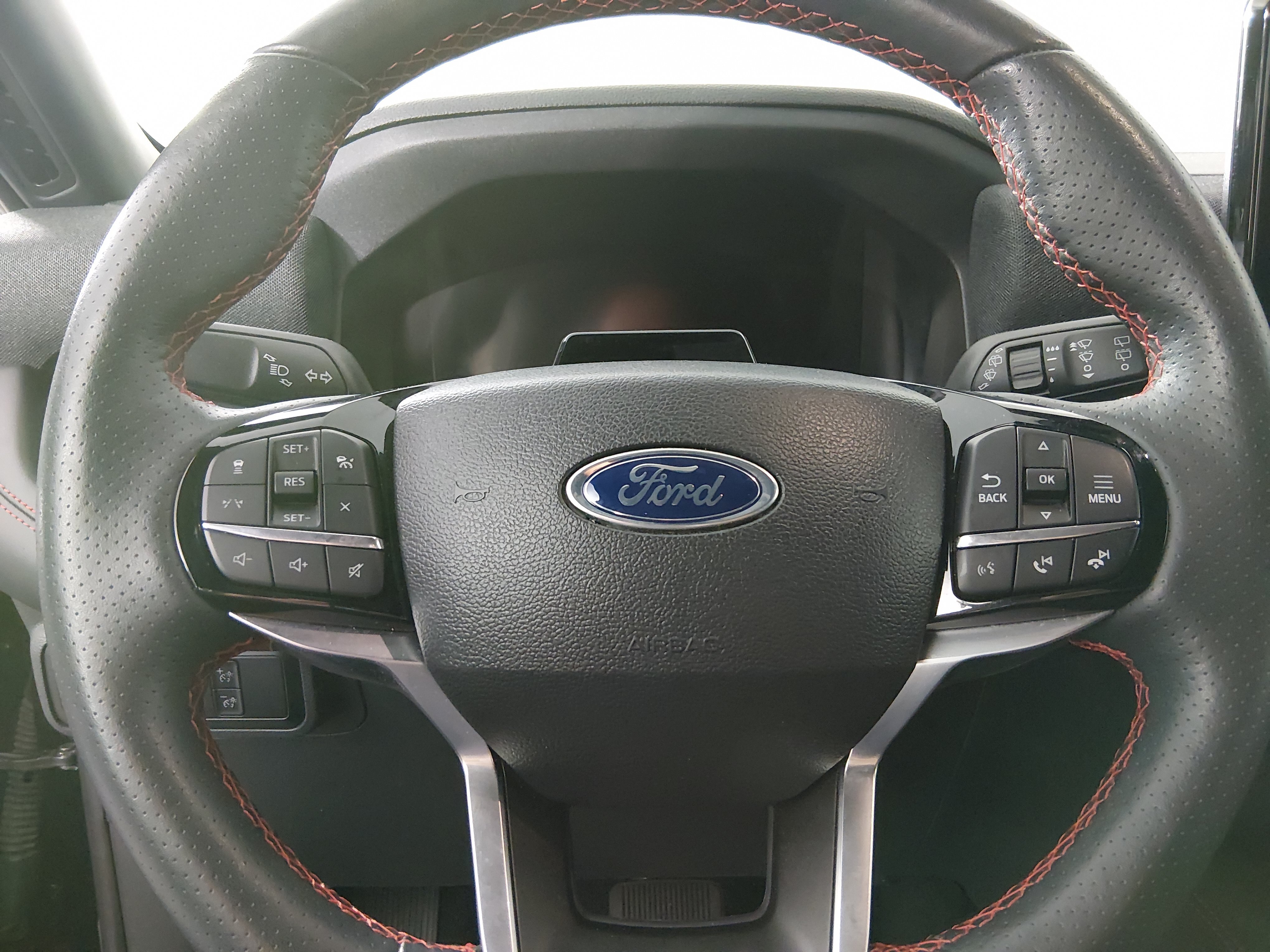 2025 Ford Explorer ST-LINE - Photo 12