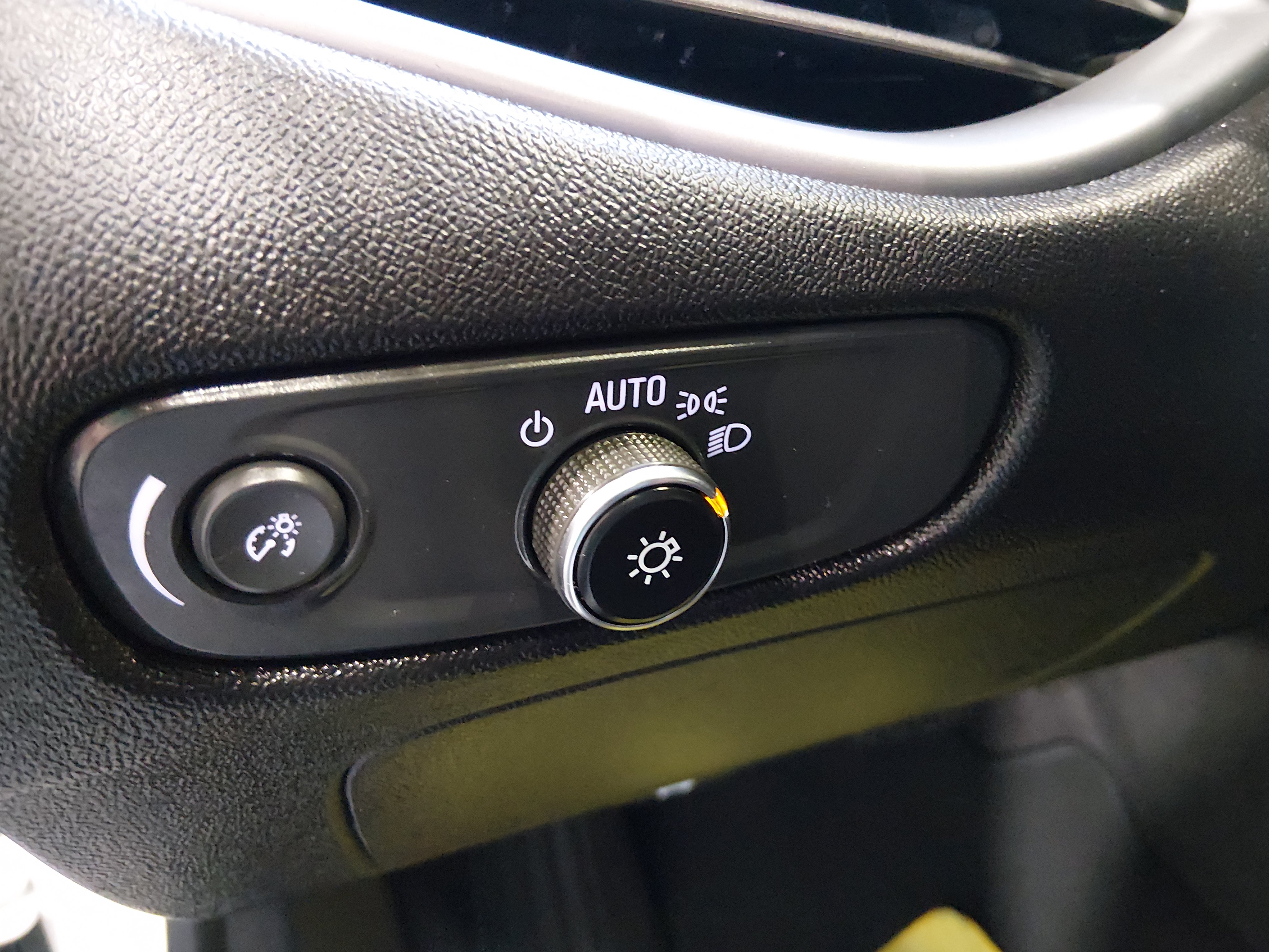 2023 Chevrolet Malibu 1LT - Photo 13