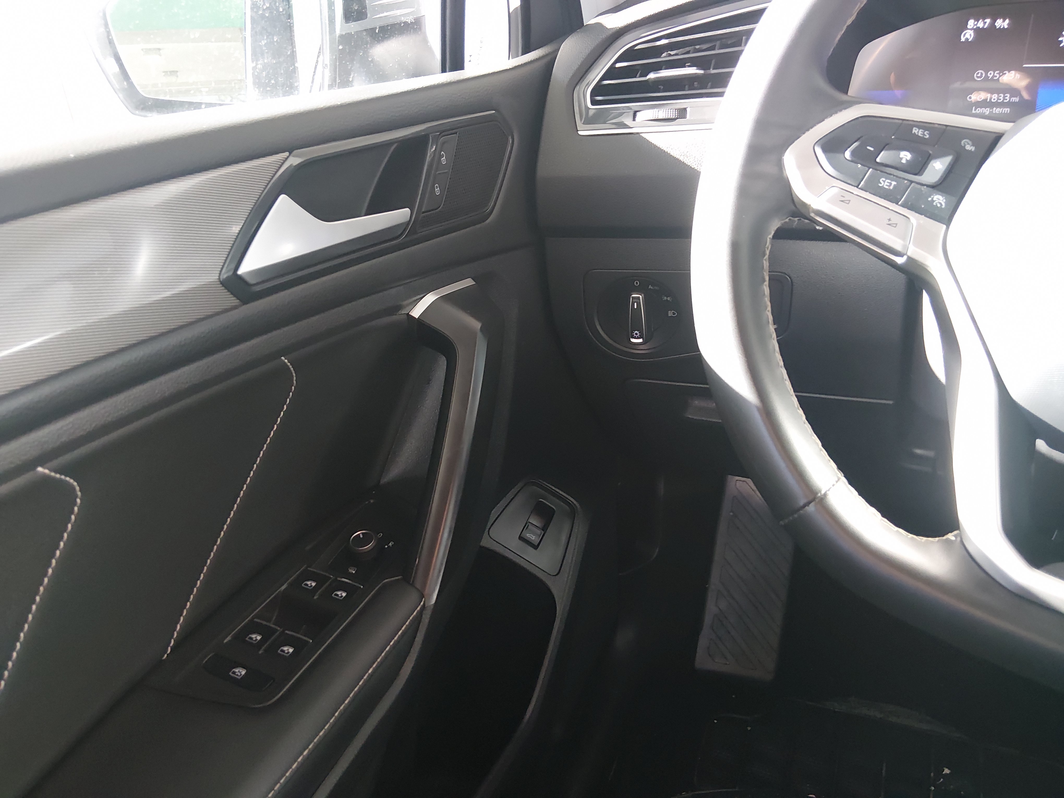 2024 Volkswagen Tiguan SE - Photo 15