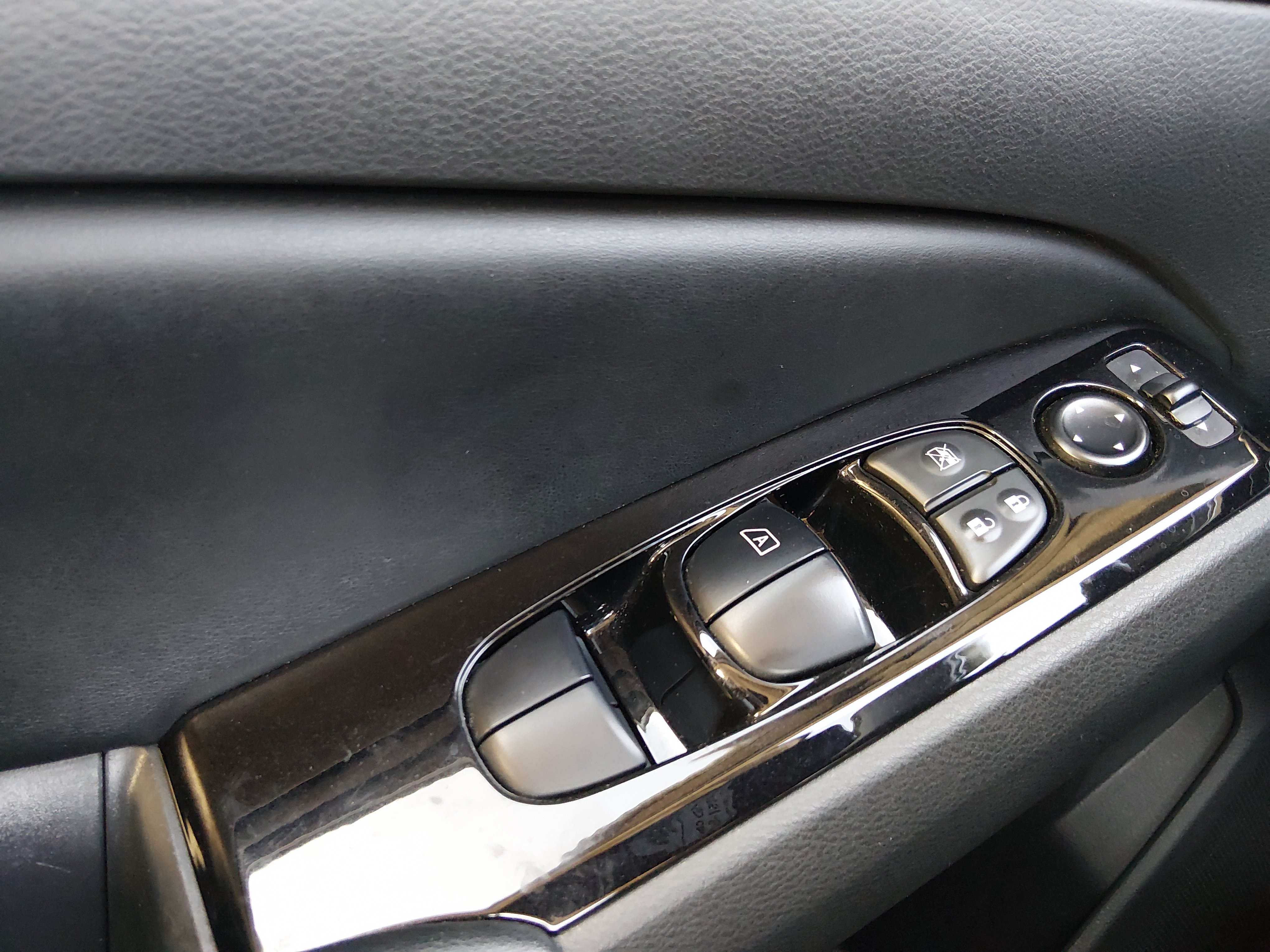 2024 Nissan Altima SR - Photo 17