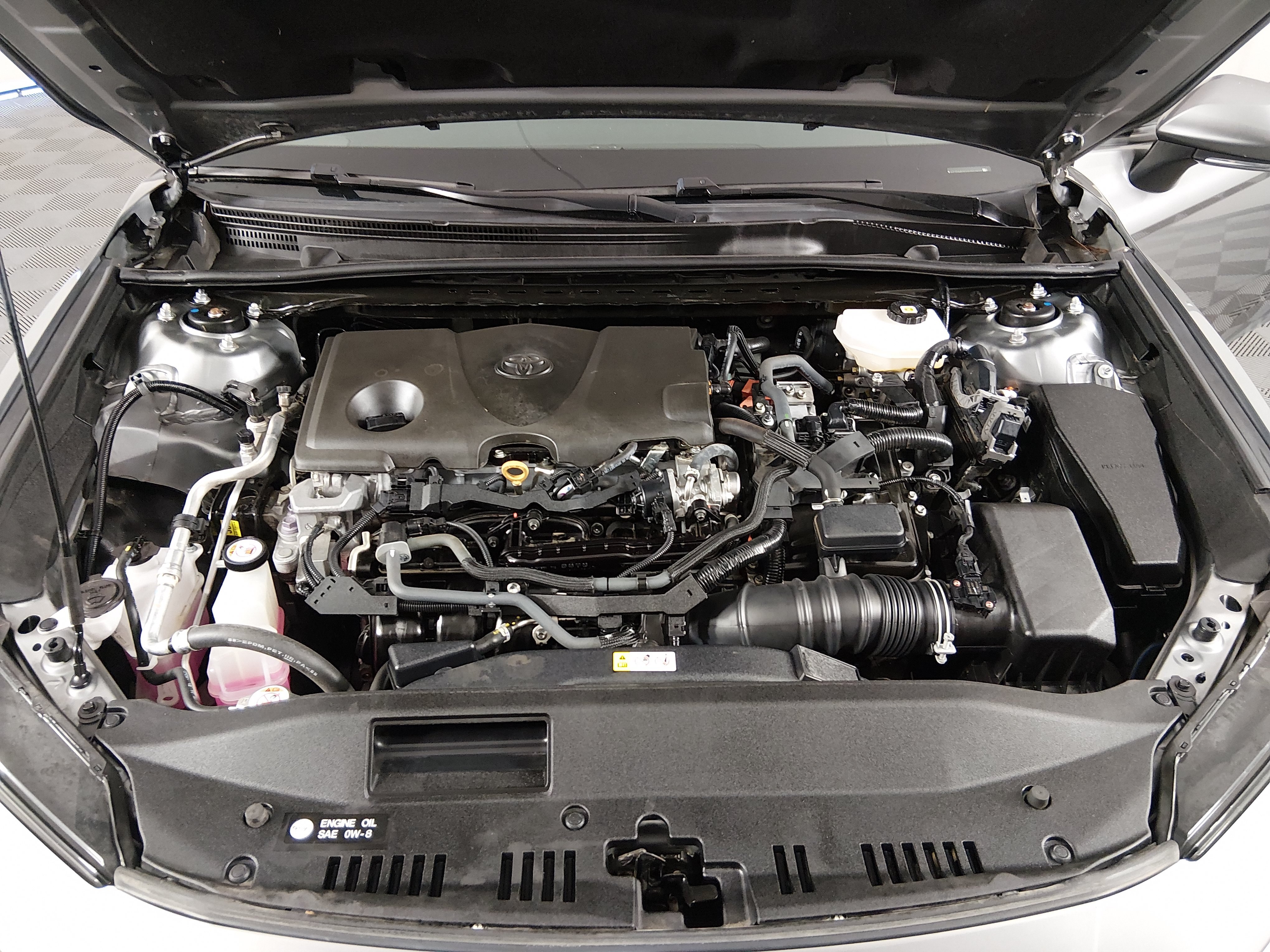 2025 Toyota Camry SE - Photo 9