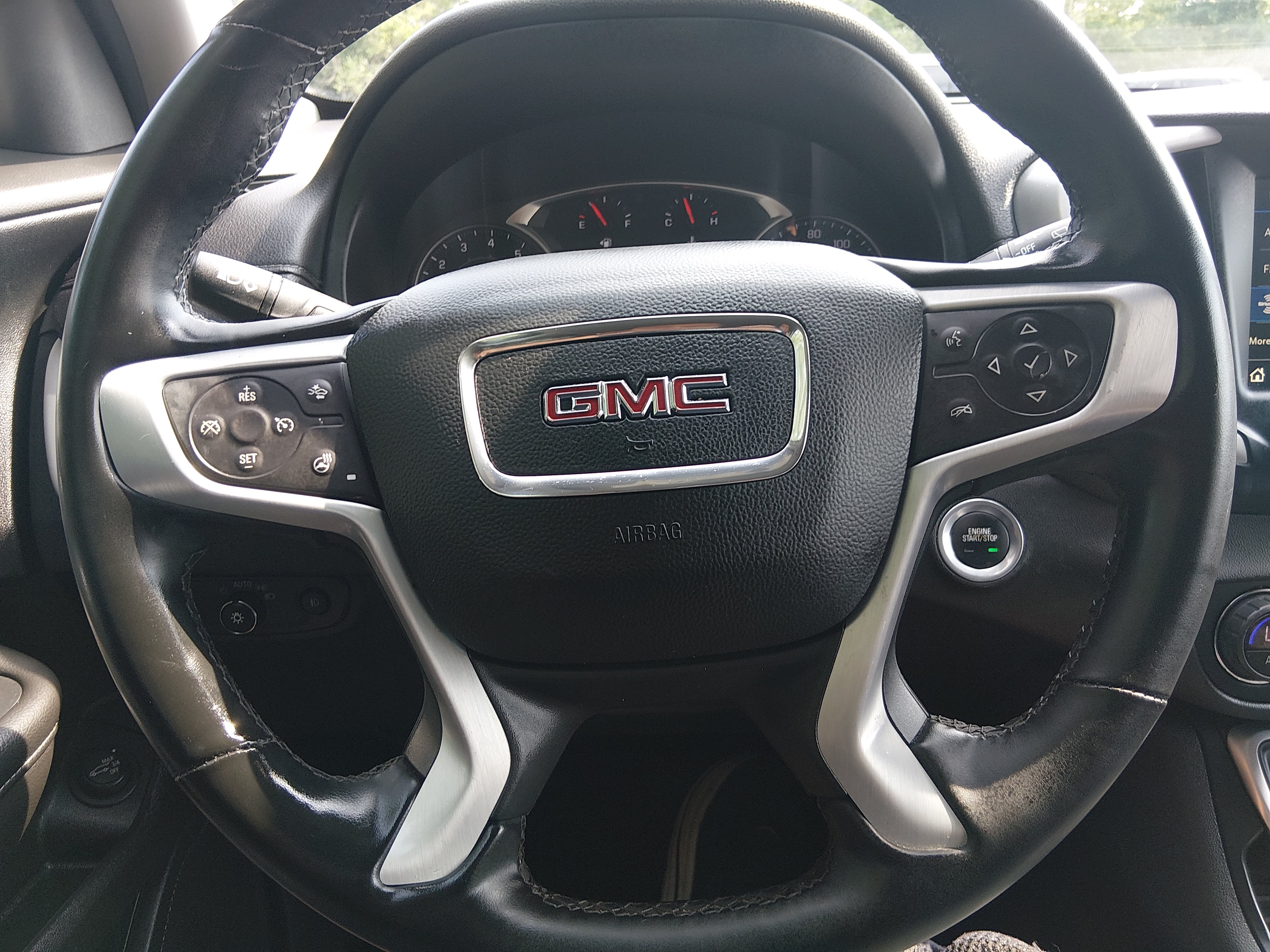 2024 GMC Terrain SLT - Photo 12